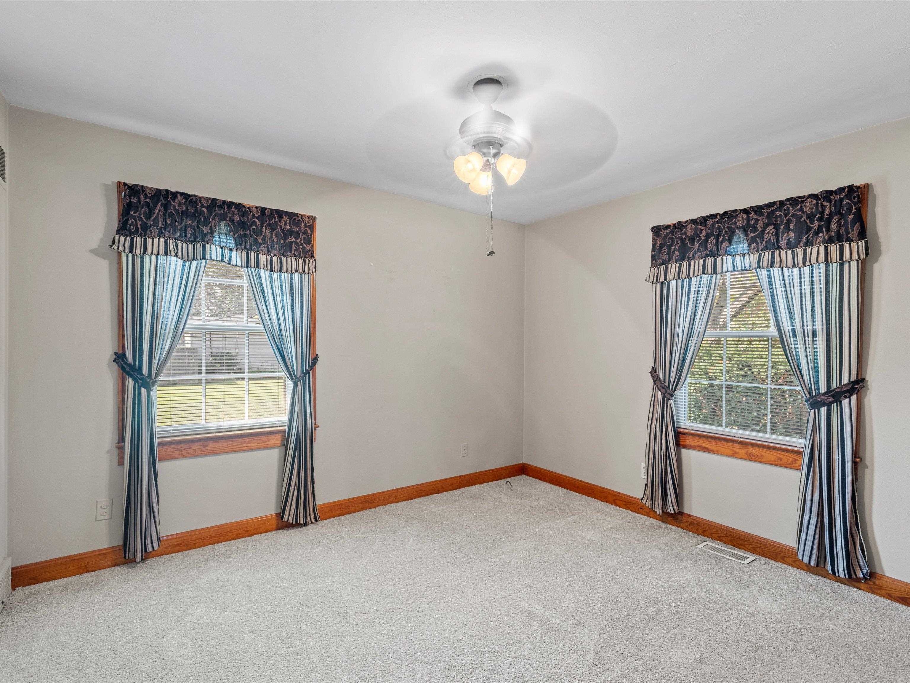 1612 Hill Ave, Owensboro, Kentucky 42301, 3 Bedrooms Bedrooms, ,1 BathroomBathrooms,Single Family Residence,For Sale,Hill Ave,90349