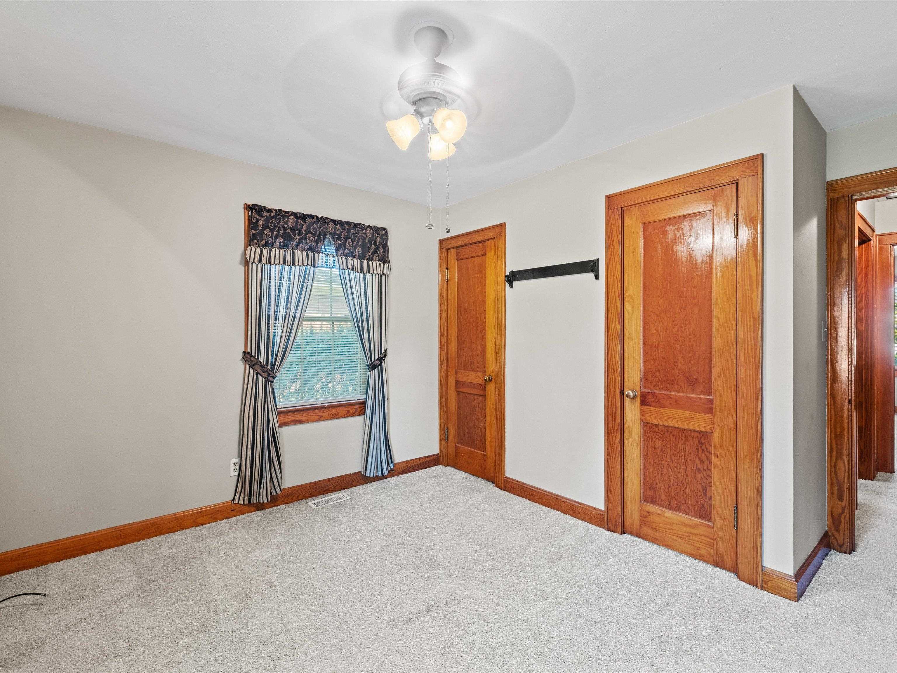 1612 Hill Ave, Owensboro, Kentucky 42301, 3 Bedrooms Bedrooms, ,1 BathroomBathrooms,Single Family Residence,For Sale,Hill Ave,90349