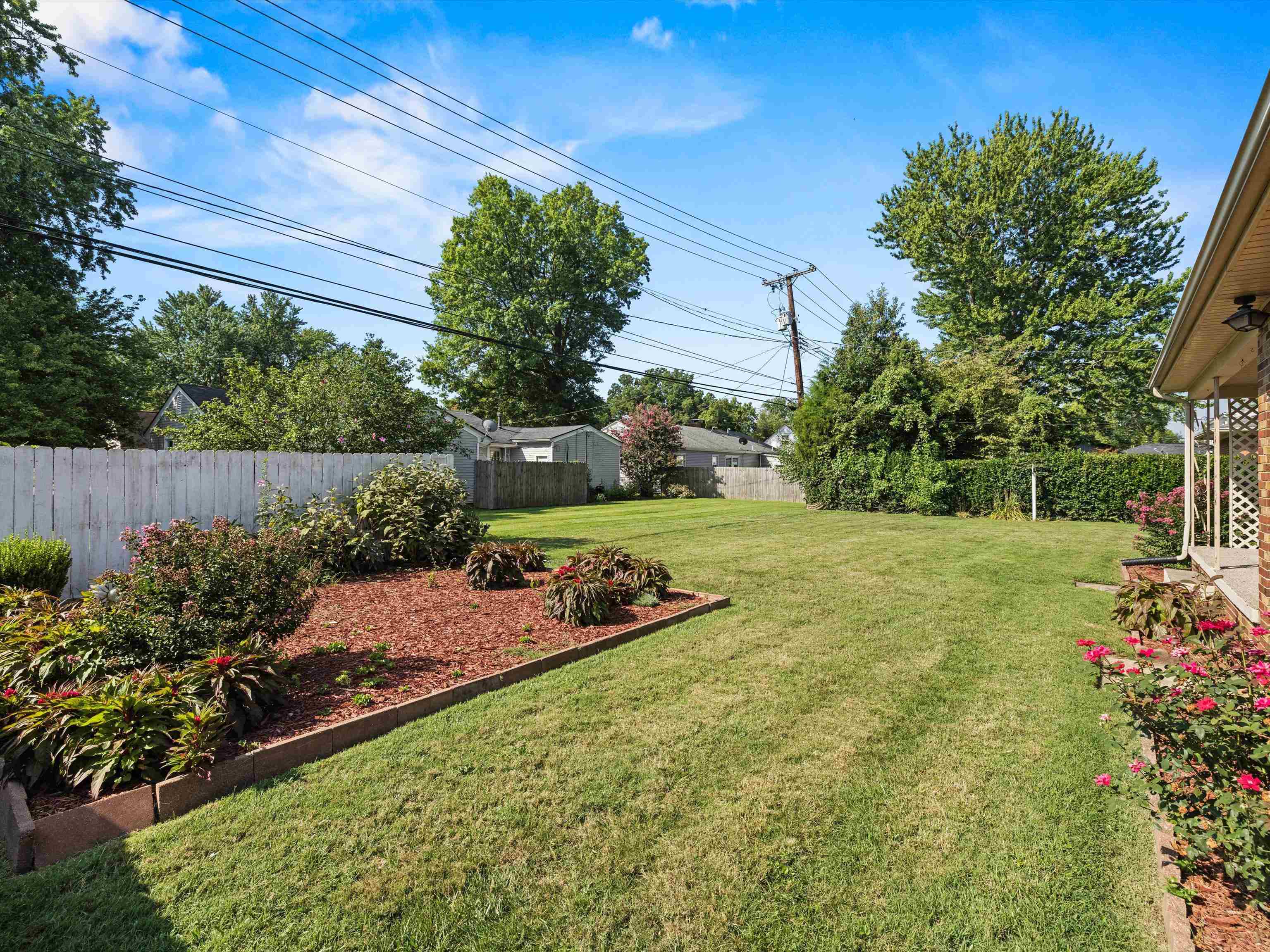 1612 Hill Ave, Owensboro, Kentucky 42301, 3 Bedrooms Bedrooms, ,1 BathroomBathrooms,Single Family Residence,For Sale,Hill Ave,90349