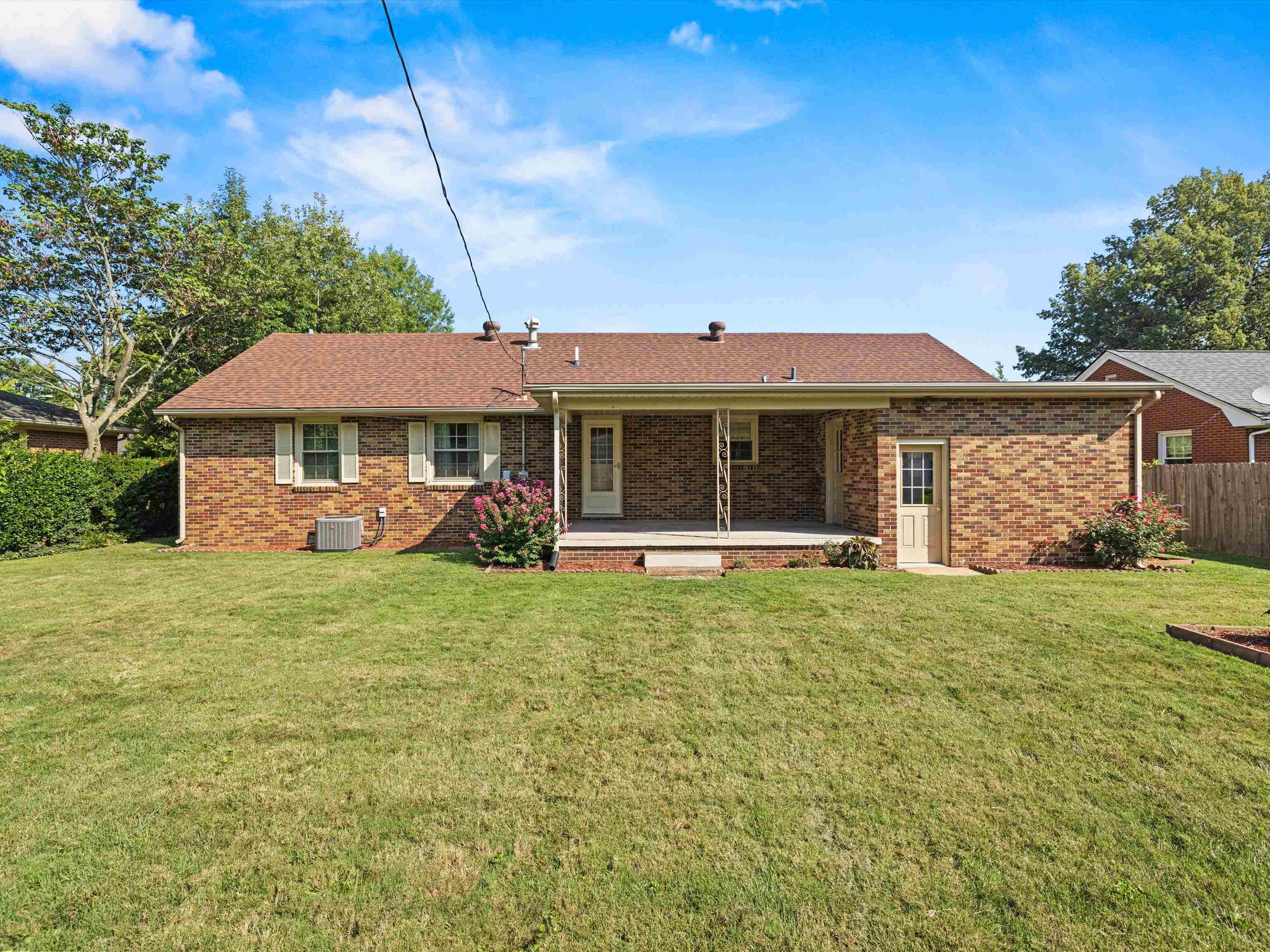 1612 Hill Ave, Owensboro, Kentucky 42301, 3 Bedrooms Bedrooms, ,1 BathroomBathrooms,Single Family Residence,For Sale,Hill Ave,90349
