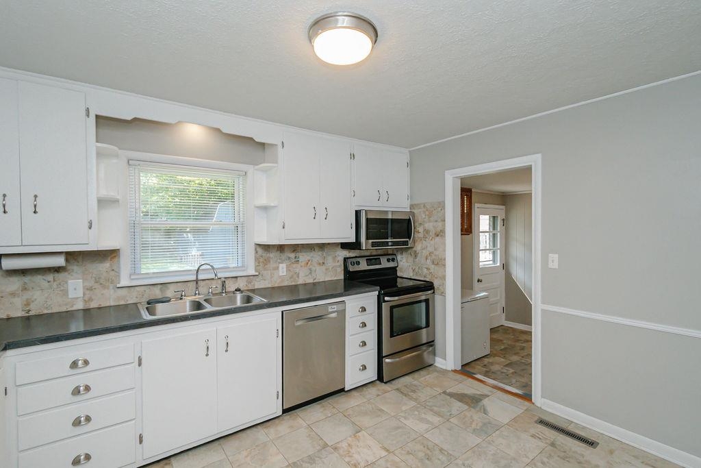 3816 HWY 144, Owensboro, Kentucky 42303, 3 Bedrooms Bedrooms, ,1 BathroomBathrooms,Ranch,For Sale,HWY 144,90350