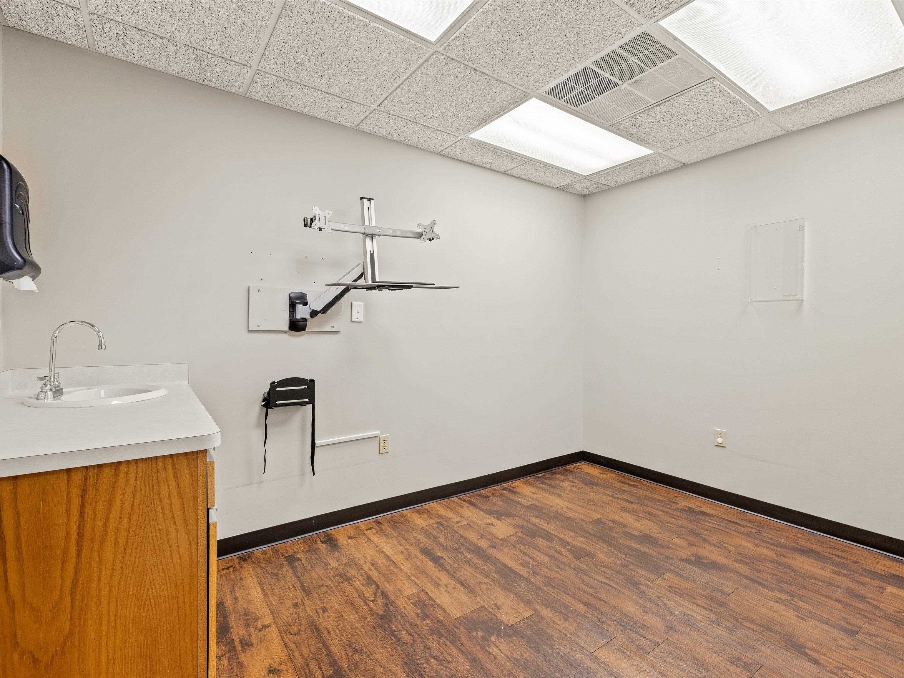 750 Salem Dr Suite 2-D, Owensboro, Kentucky 42303, ,Office,For Sale,Salem Dr Suite 2-D,90353
