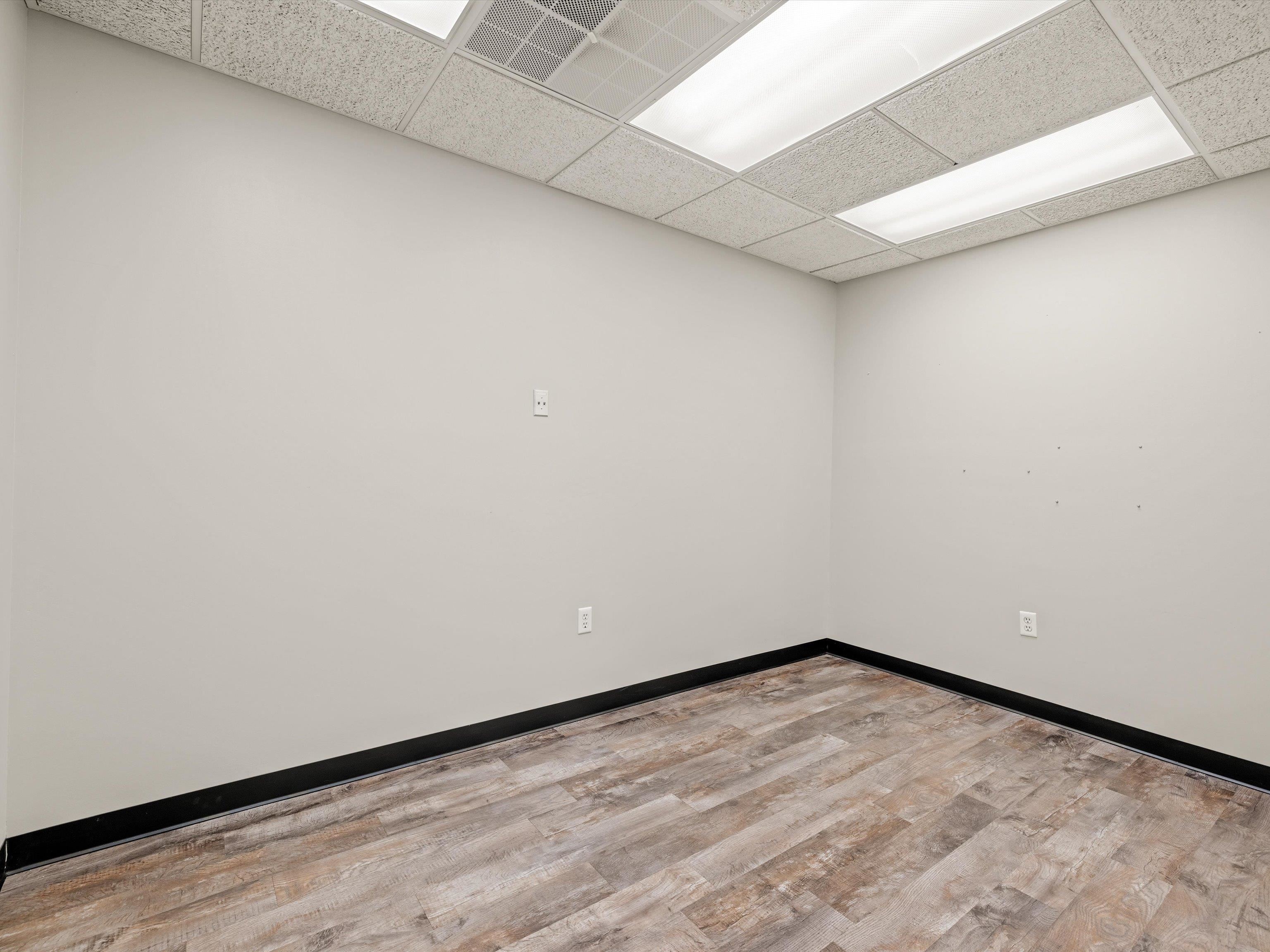 750 Salem Dr Suite 2-D, Owensboro, Kentucky 42303, ,Office,For Sale,Salem Dr Suite 2-D,90353