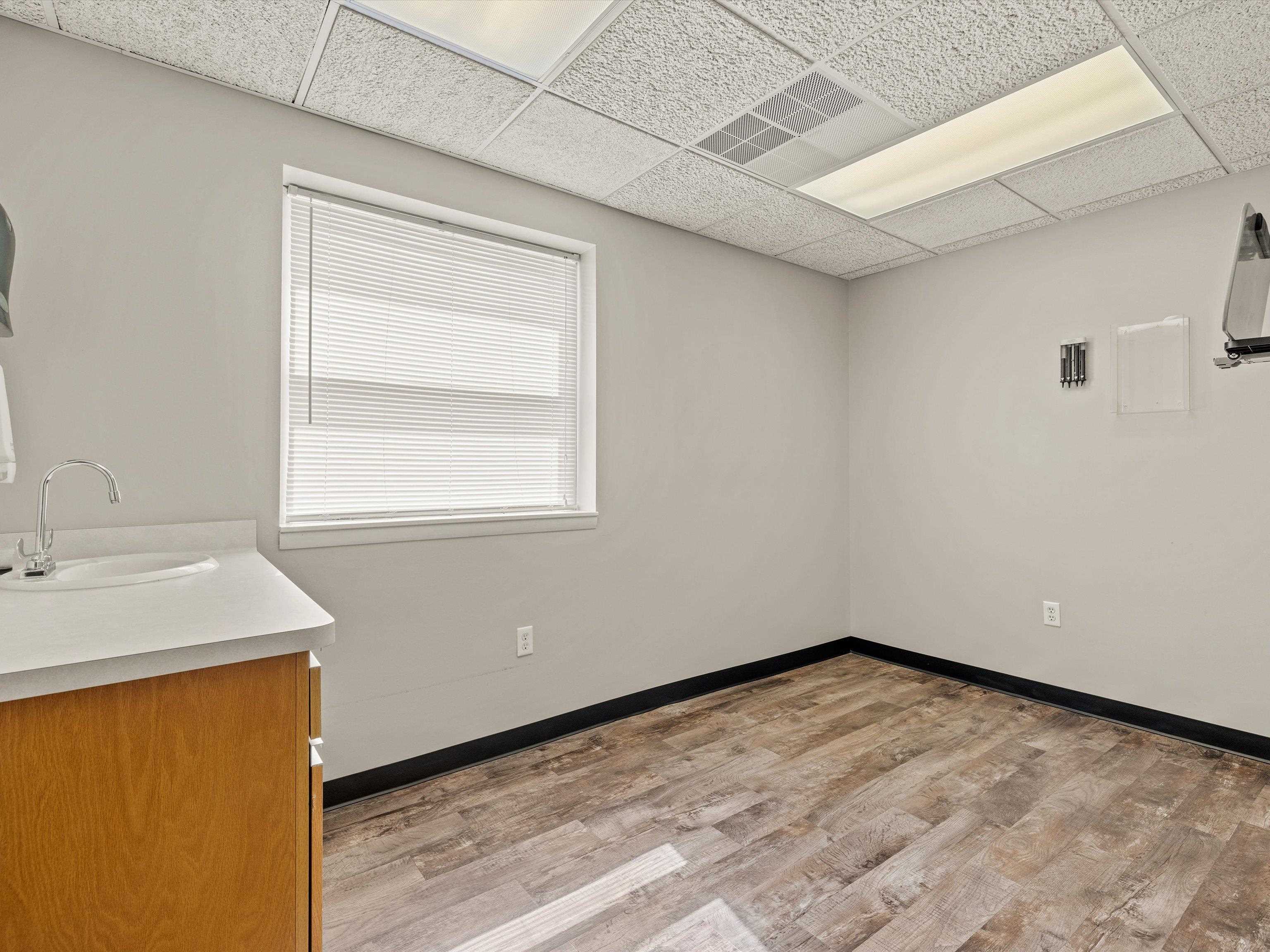 750 Salem Dr Suite 2-D, Owensboro, Kentucky 42303, ,Office,For Sale,Salem Dr Suite 2-D,90353