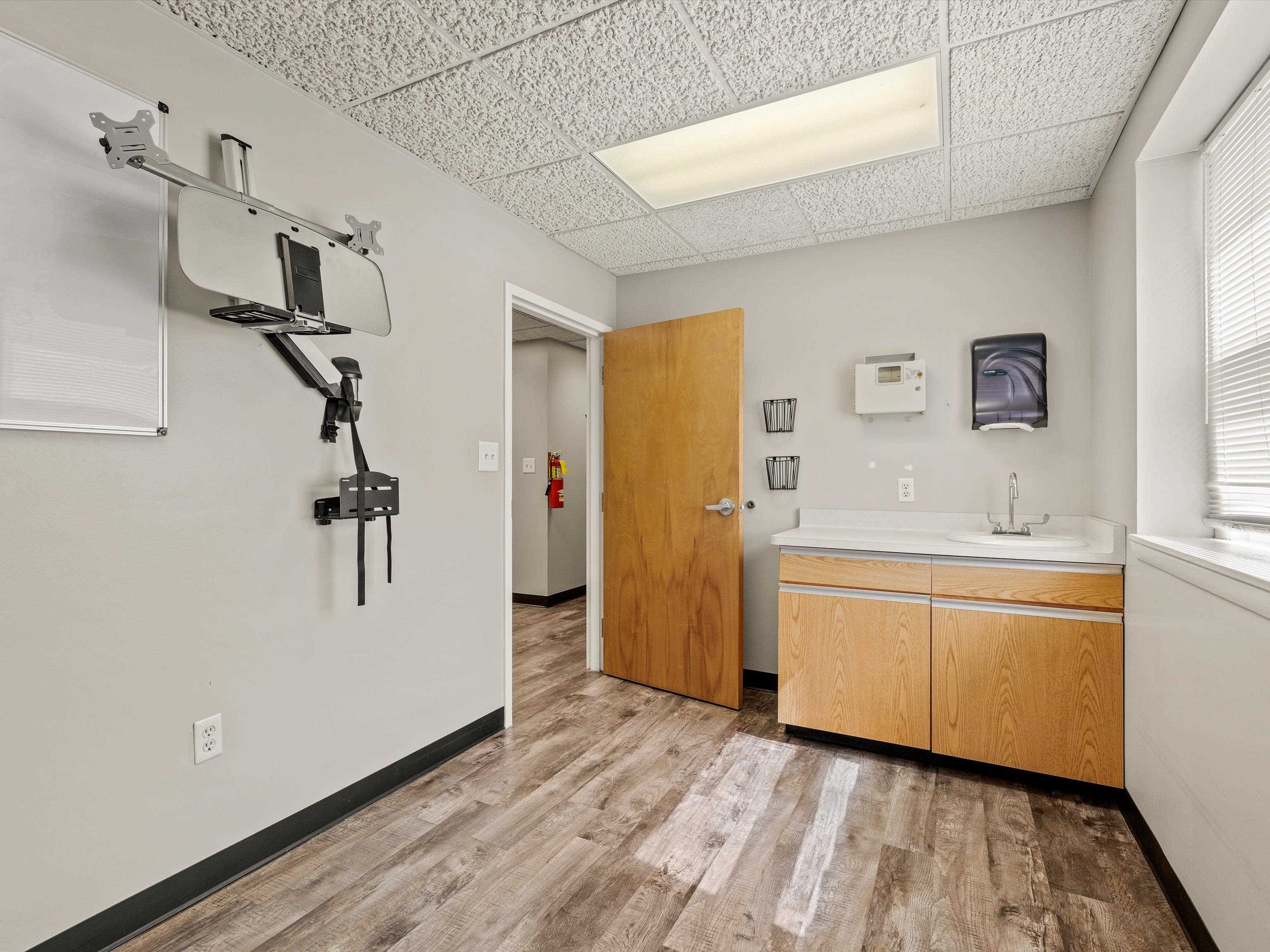750 Salem Dr Suite 2-D, Owensboro, Kentucky 42303, ,Office,For Sale,Salem Dr Suite 2-D,90353