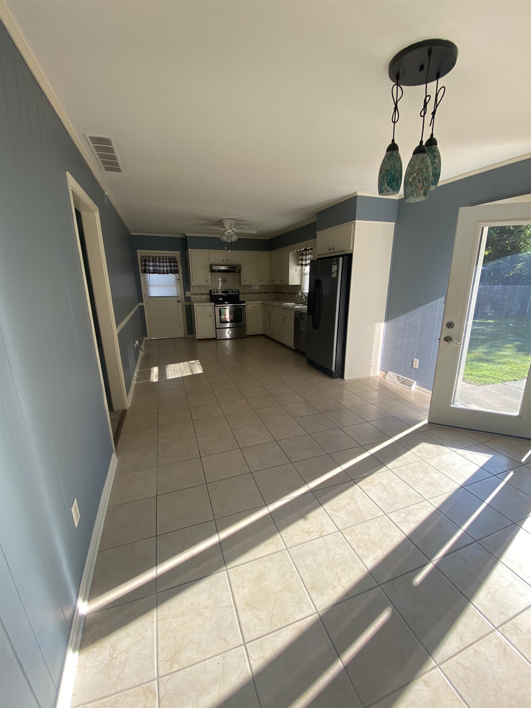 4203 Hawthorne Dr, Owensboro, Kentucky 42303, 3 Bedrooms Bedrooms, ,1 BathroomBathrooms,Single Family Residence,For Sale,Hawthorne Dr,90354