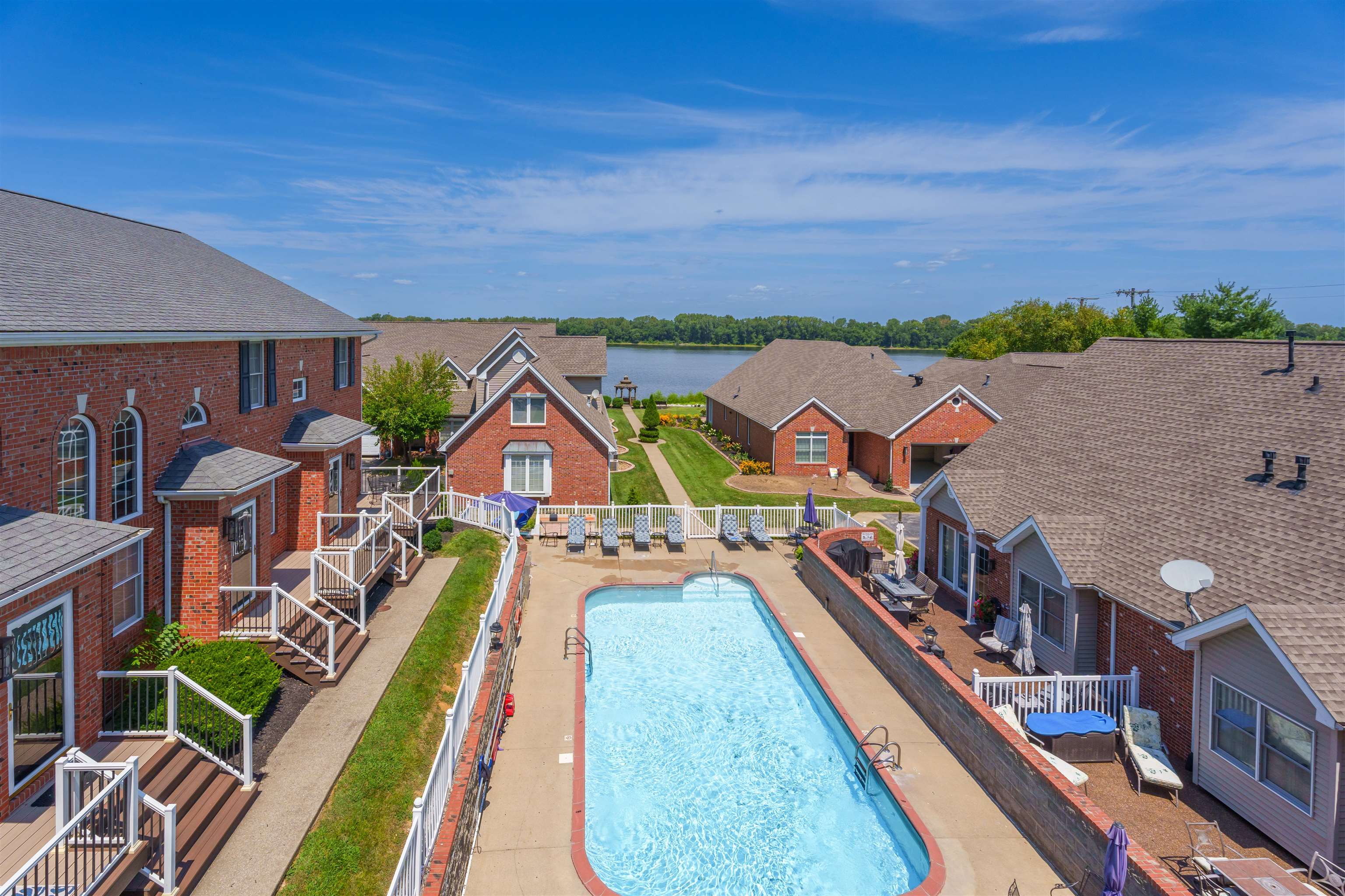 975 1st, Owensboro, Kentucky 42301, 2 Bedrooms Bedrooms, ,2 BathroomsBathrooms,Condominium,For Sale,1st,90363