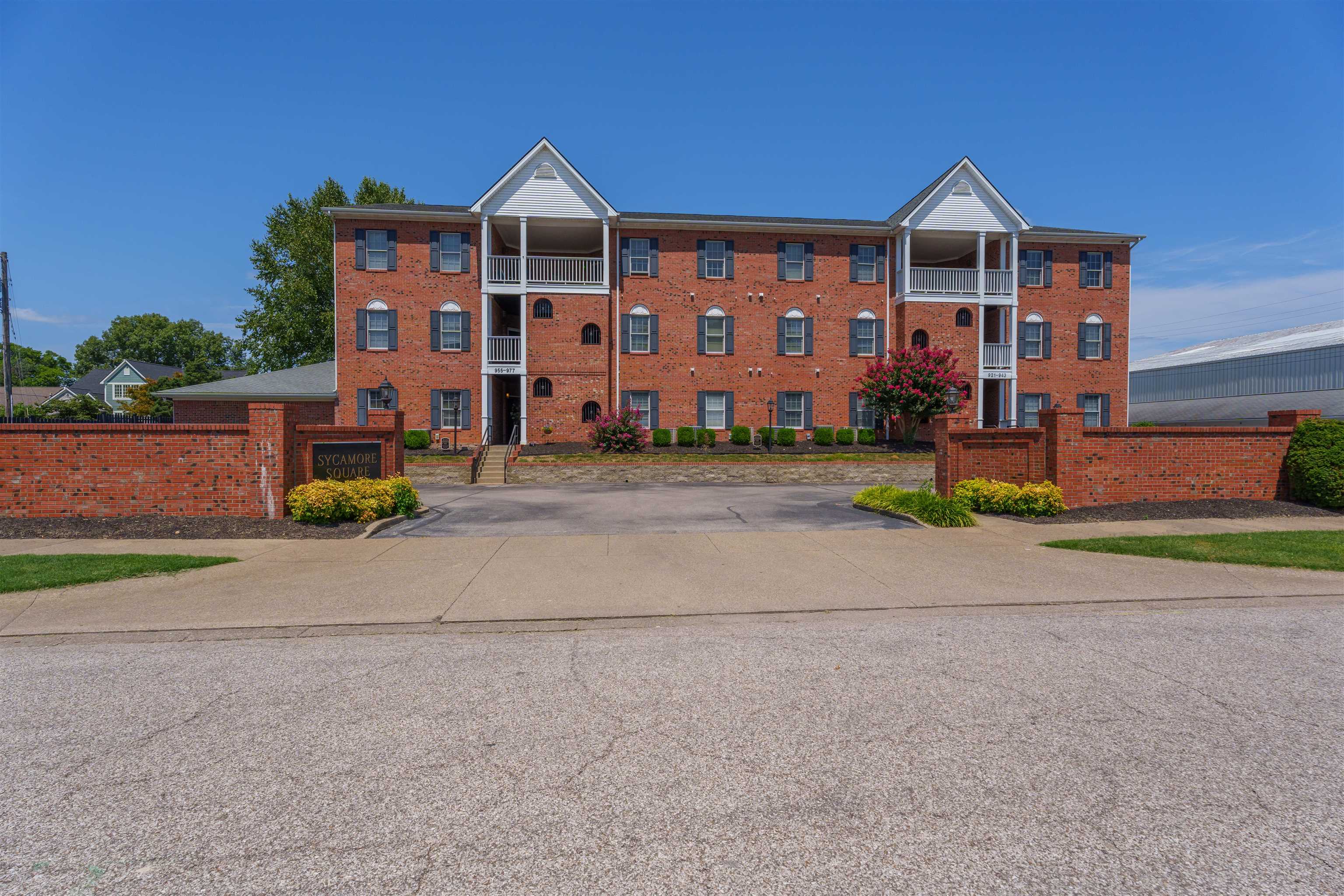 975 1st, Owensboro, Kentucky 42301, 2 Bedrooms Bedrooms, ,2 BathroomsBathrooms,Condominium,For Sale,1st,90363