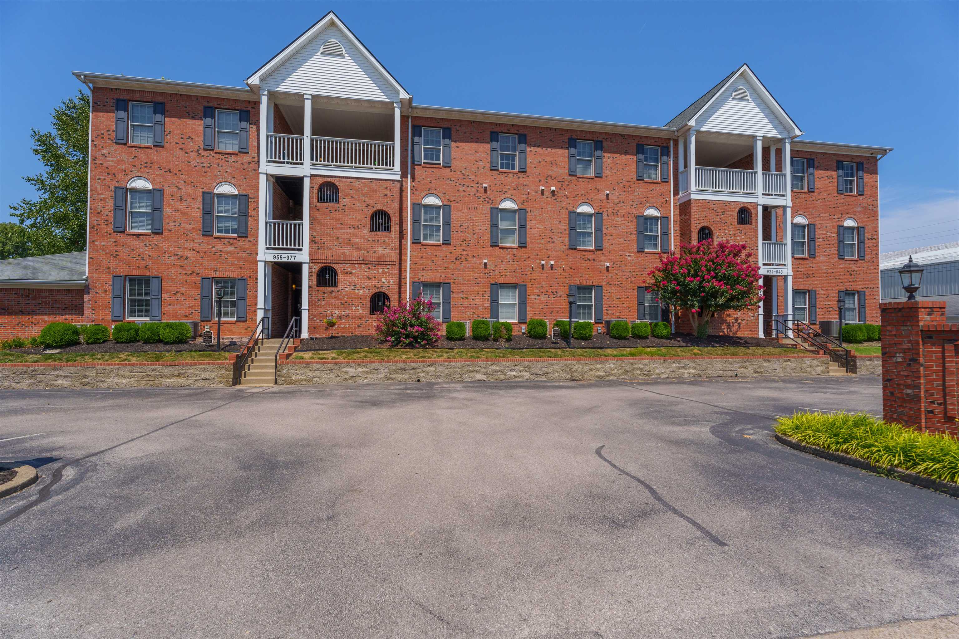 975 1st, Owensboro, Kentucky 42301, 2 Bedrooms Bedrooms, ,2 BathroomsBathrooms,Condominium,For Sale,1st,90363