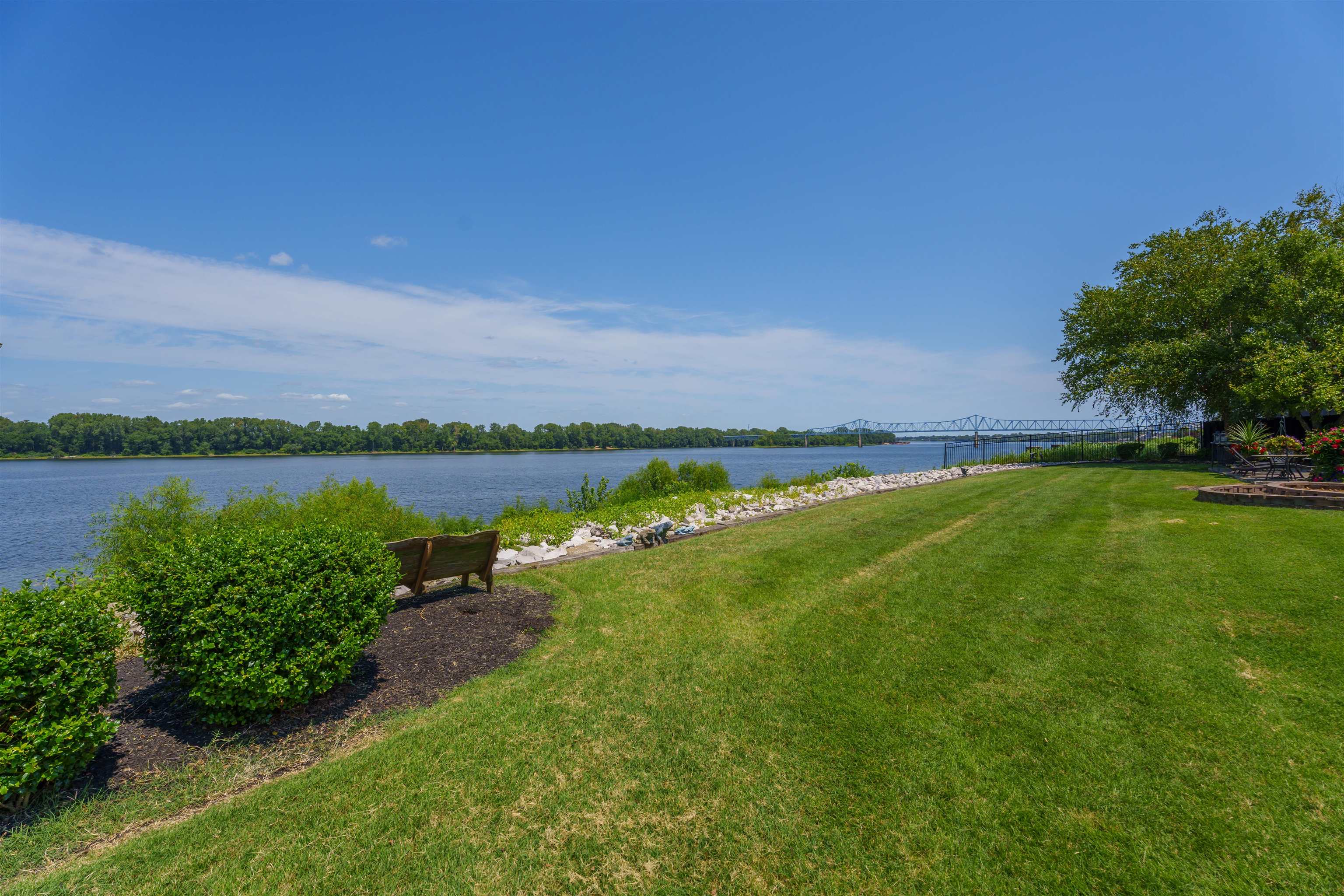 975 1st, Owensboro, Kentucky 42301, 2 Bedrooms Bedrooms, ,2 BathroomsBathrooms,Condominium,For Sale,1st,90363