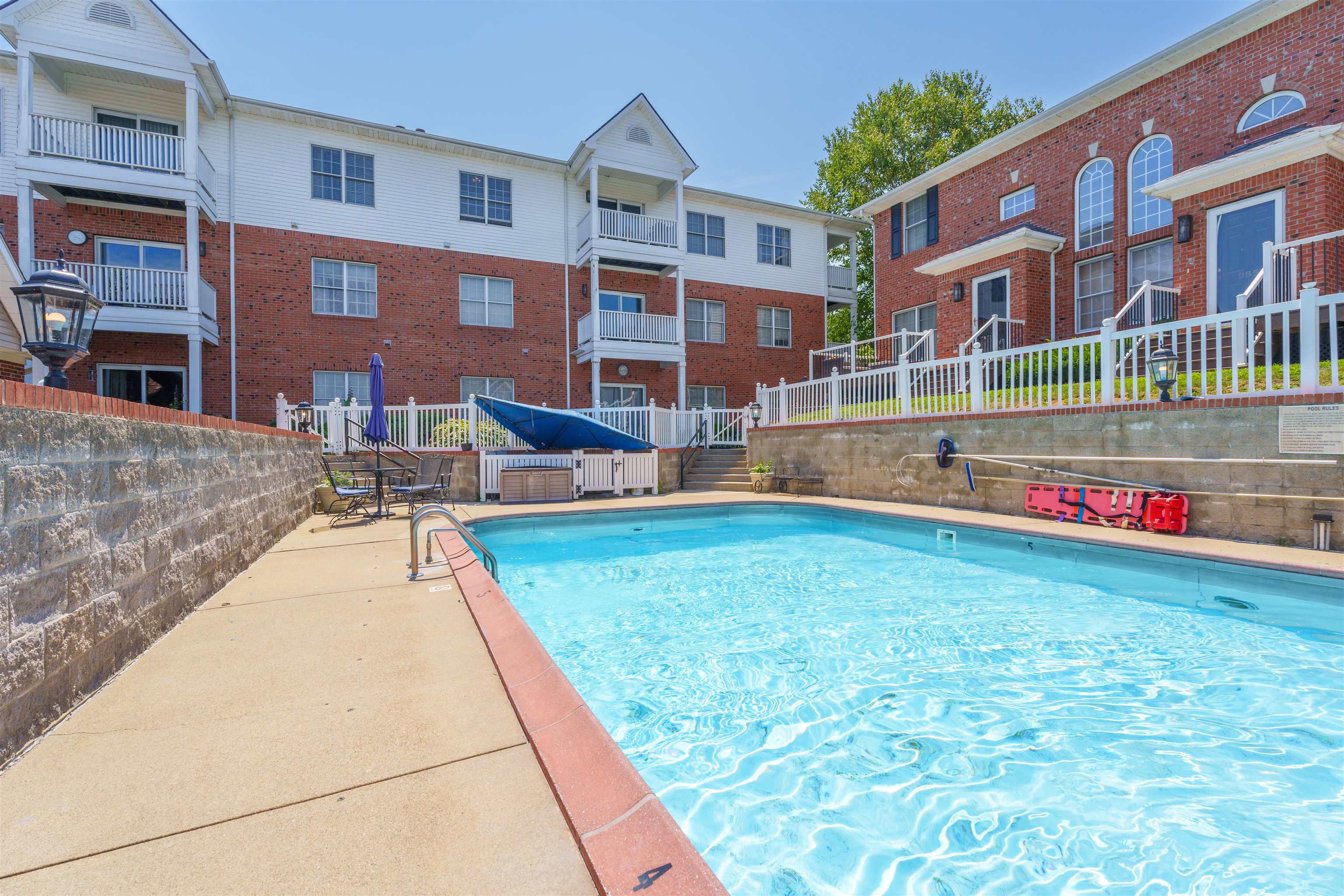 975 1st, Owensboro, Kentucky 42301, 2 Bedrooms Bedrooms, ,2 BathroomsBathrooms,Condominium,For Sale,1st,90363