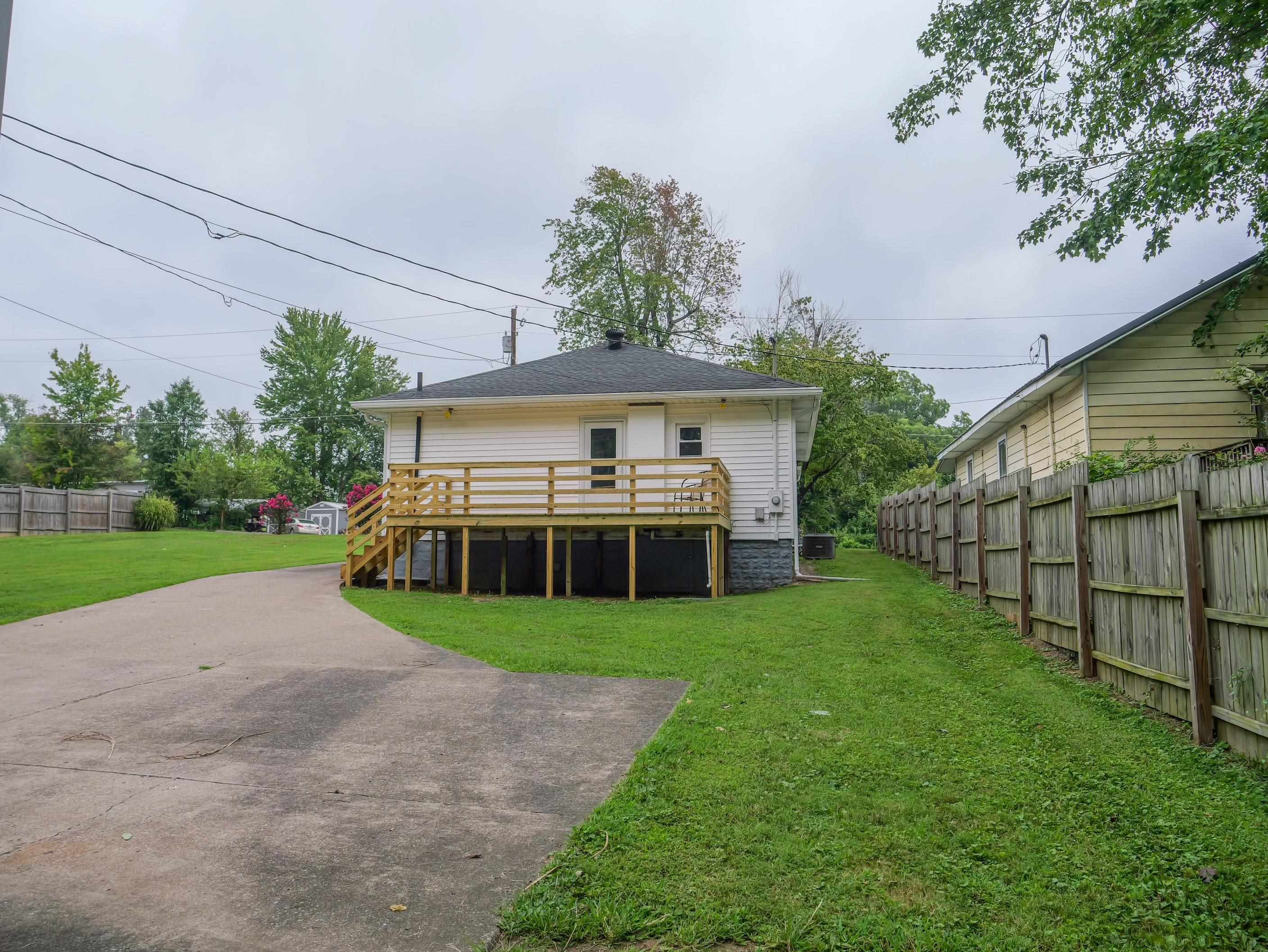 104 8th Street, Central City, Kentucky 42330, 2 Bedrooms Bedrooms, ,1 BathroomBathrooms,Single Family Residence,For Sale,8th Street,90366