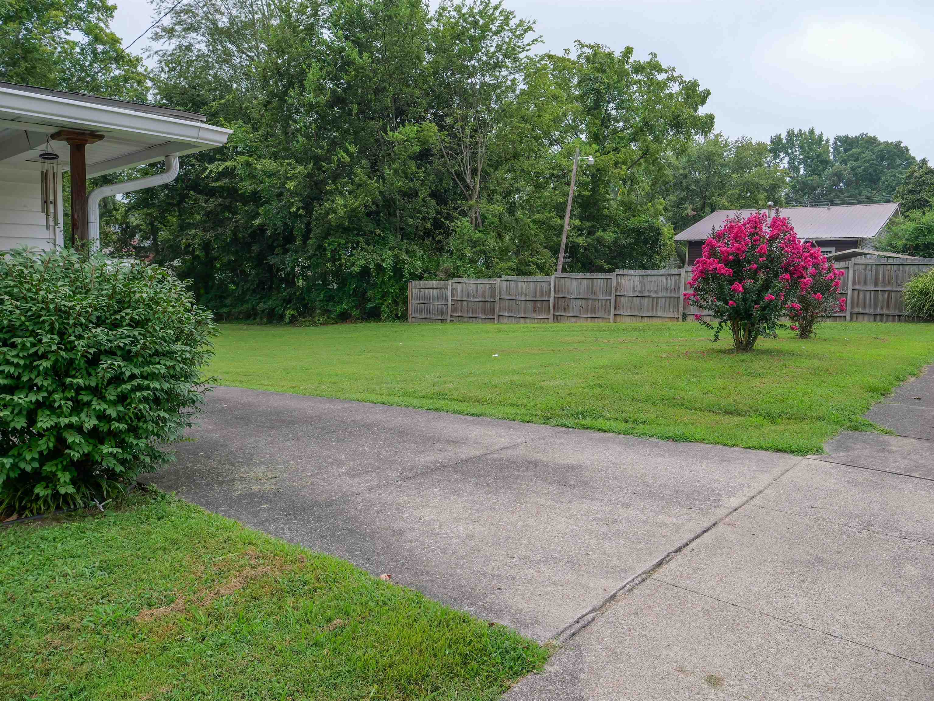 104 8th Street, Central City, Kentucky 42330, 2 Bedrooms Bedrooms, ,1 BathroomBathrooms,Single Family Residence,For Sale,8th Street,90366