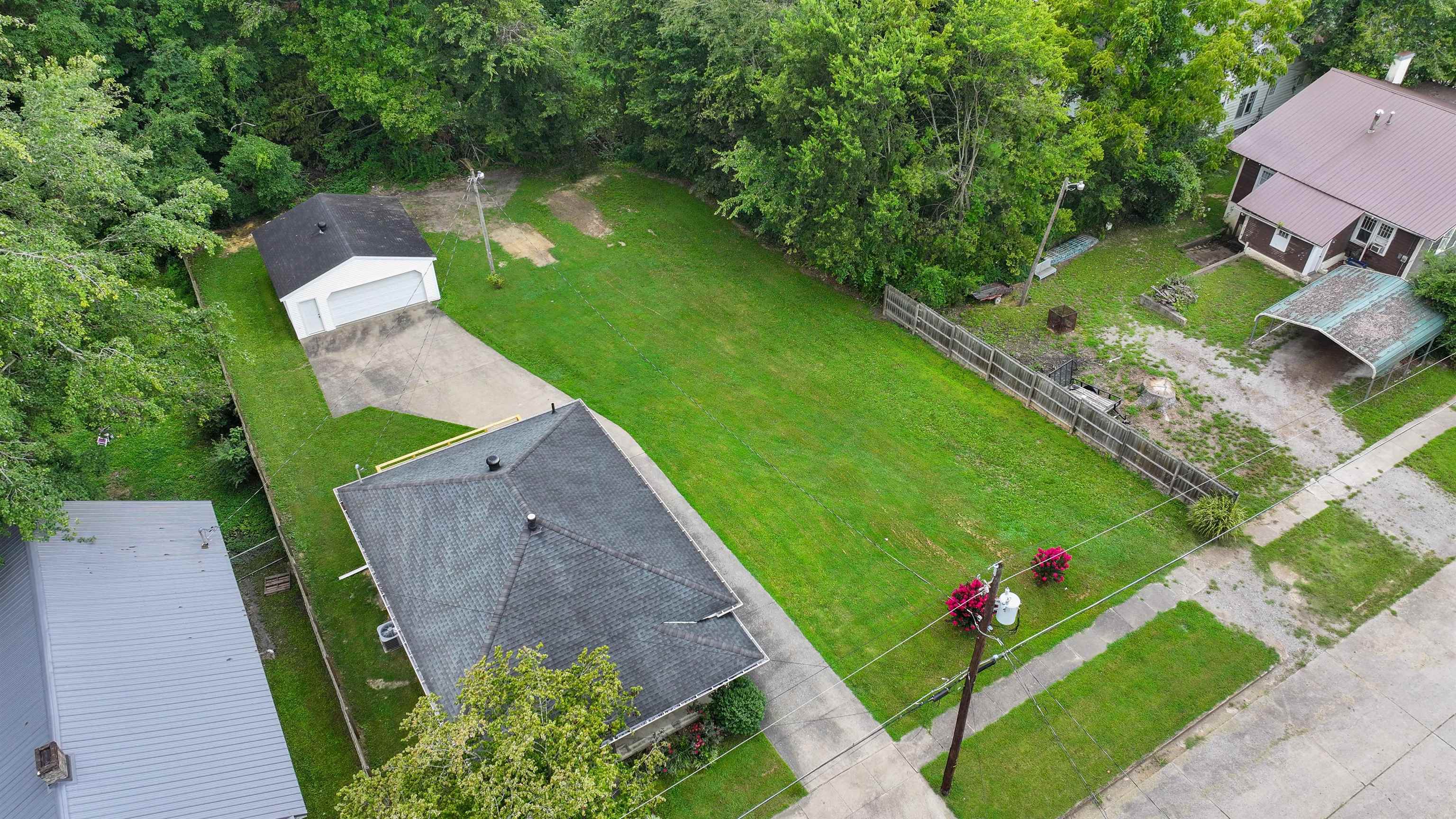 104 8th Street, Central City, Kentucky 42330, 2 Bedrooms Bedrooms, ,1 BathroomBathrooms,Single Family Residence,For Sale,8th Street,90366