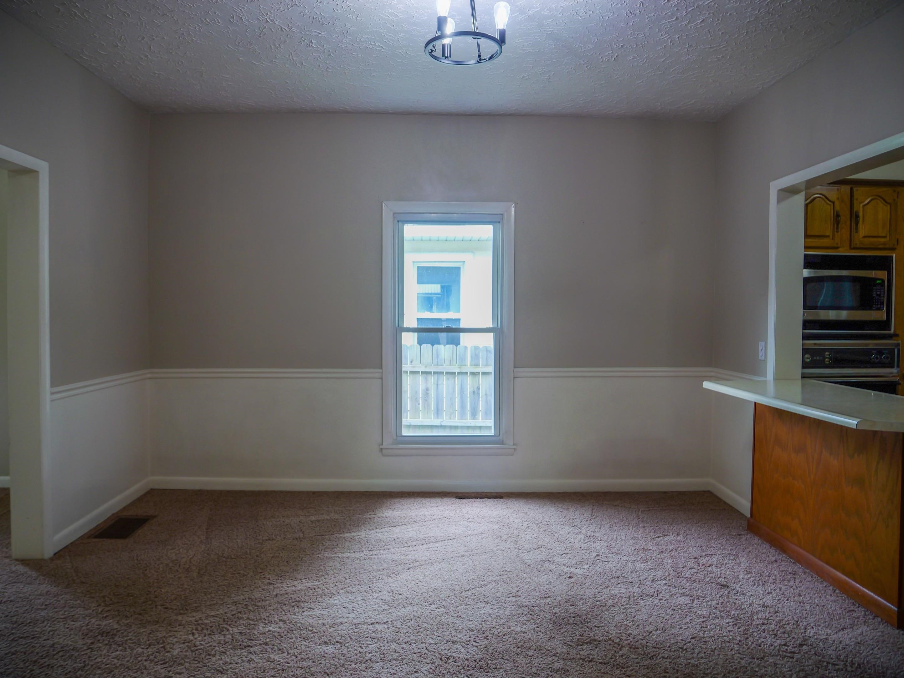 104 8th Street, Central City, Kentucky 42330, 2 Bedrooms Bedrooms, ,1 BathroomBathrooms,Single Family Residence,For Sale,8th Street,90366