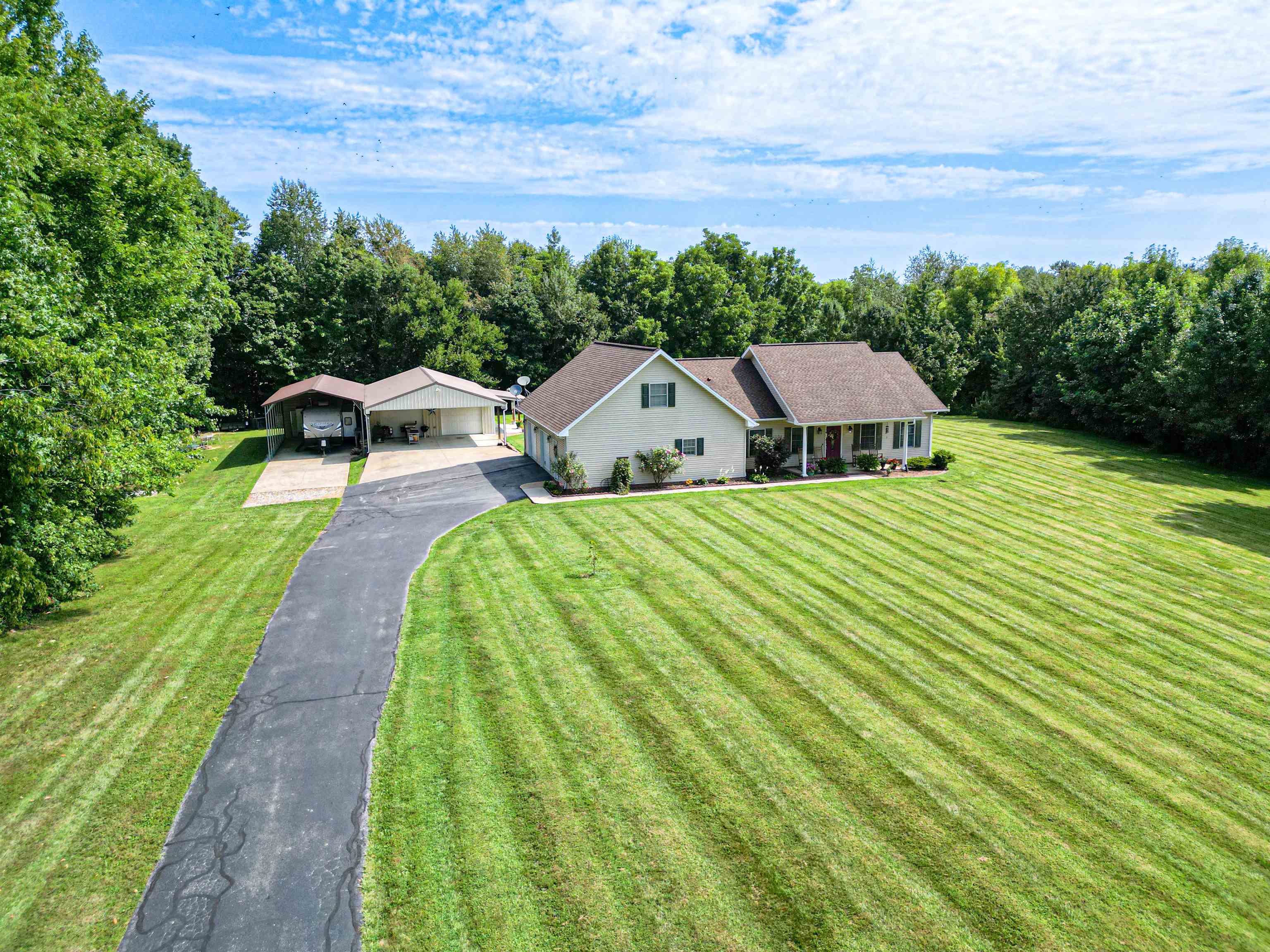 6471 Hwy 144, Owensboro, Kentucky 42303, 3 Bedrooms Bedrooms, ,3 BathroomsBathrooms,Single Family Residence,For Sale,Hwy 144,90368