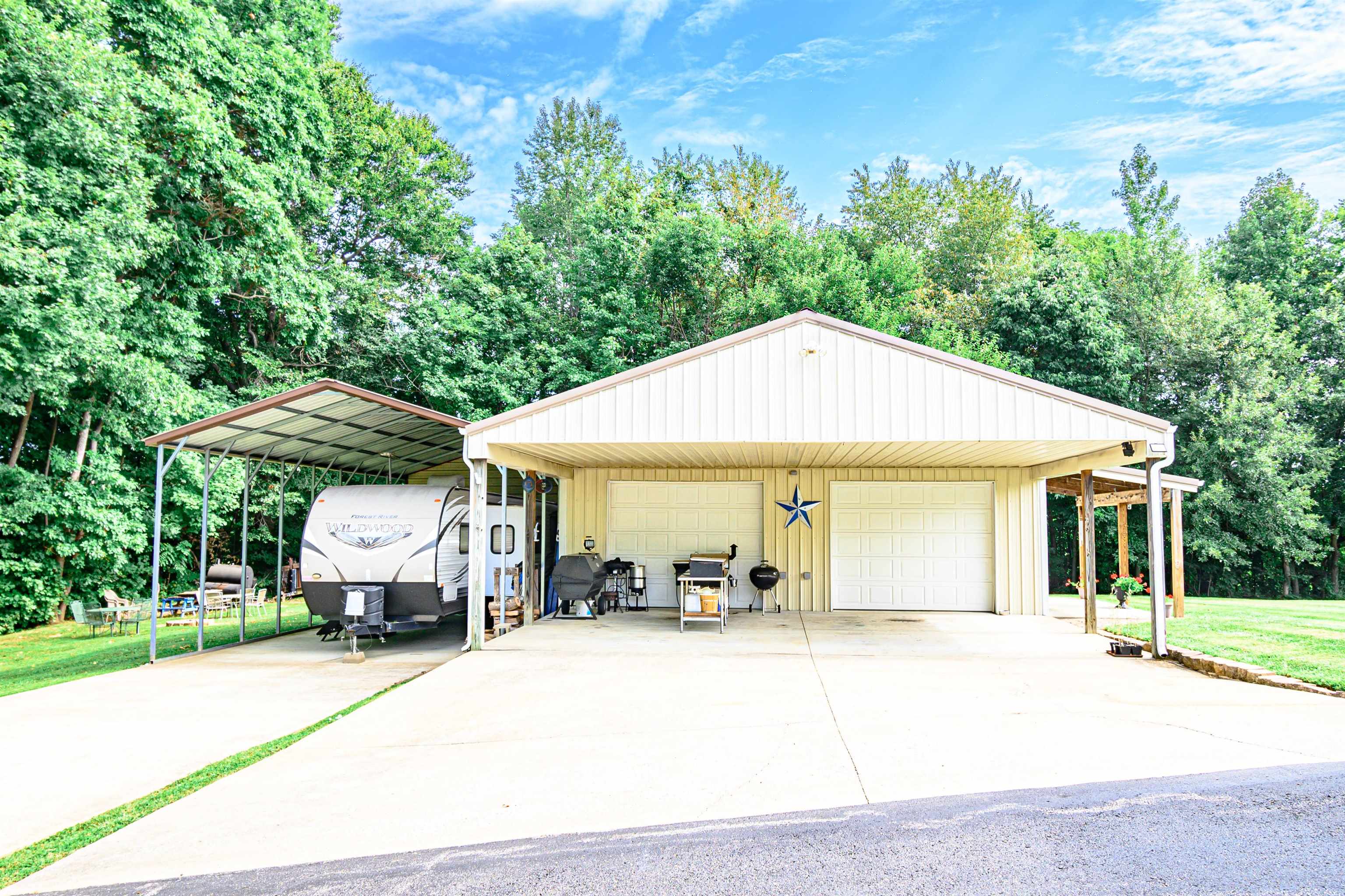 6471 Hwy 144, Owensboro, Kentucky 42303, 3 Bedrooms Bedrooms, ,3 BathroomsBathrooms,Single Family Residence,For Sale,Hwy 144,90368