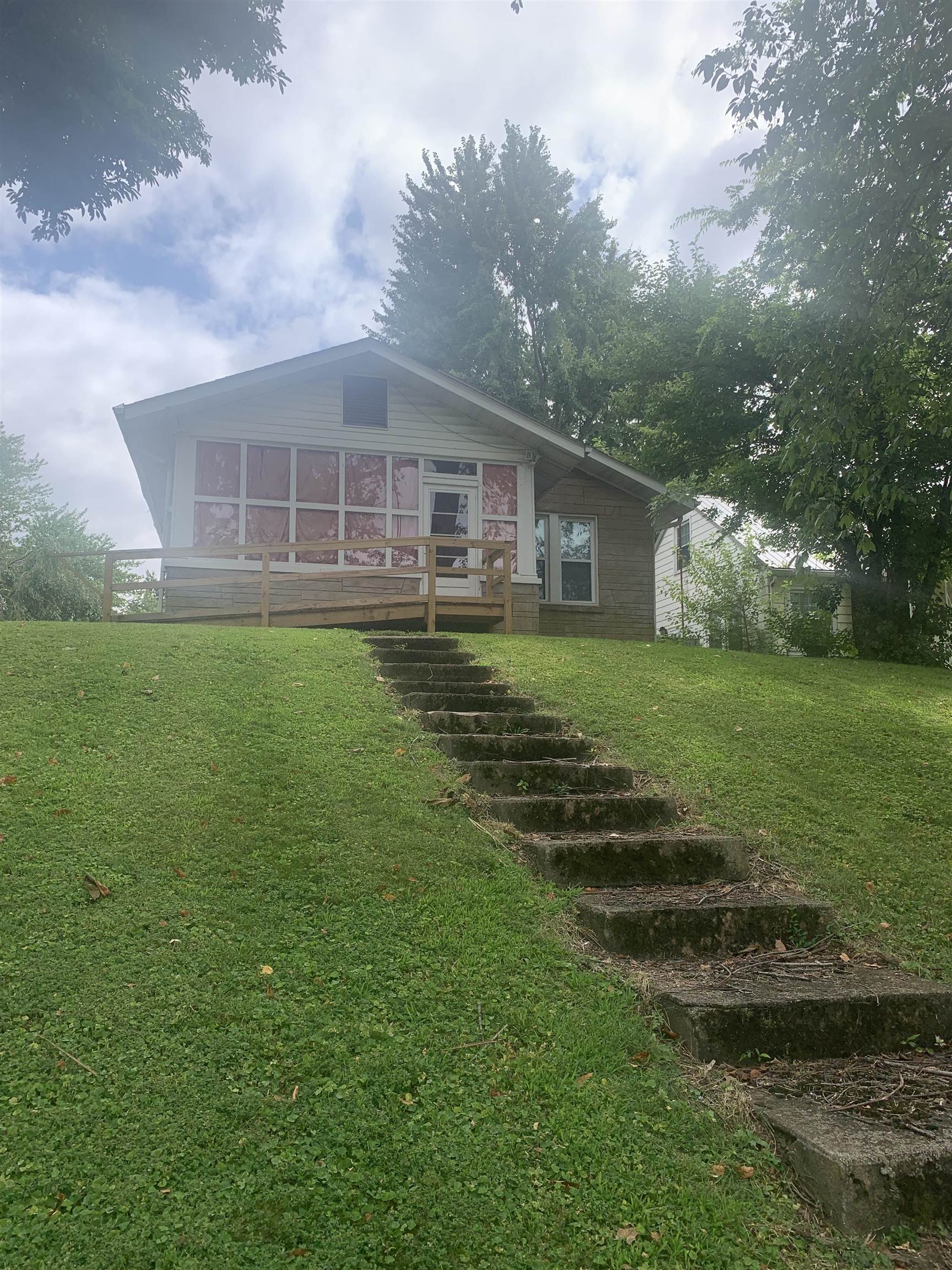 816 Parrish Ave W, Owensboro, Kentucky 42301, 2 Bedrooms Bedrooms, ,1 BathroomBathrooms,Single Family Residence,For Sale,Parrish Ave W,90369