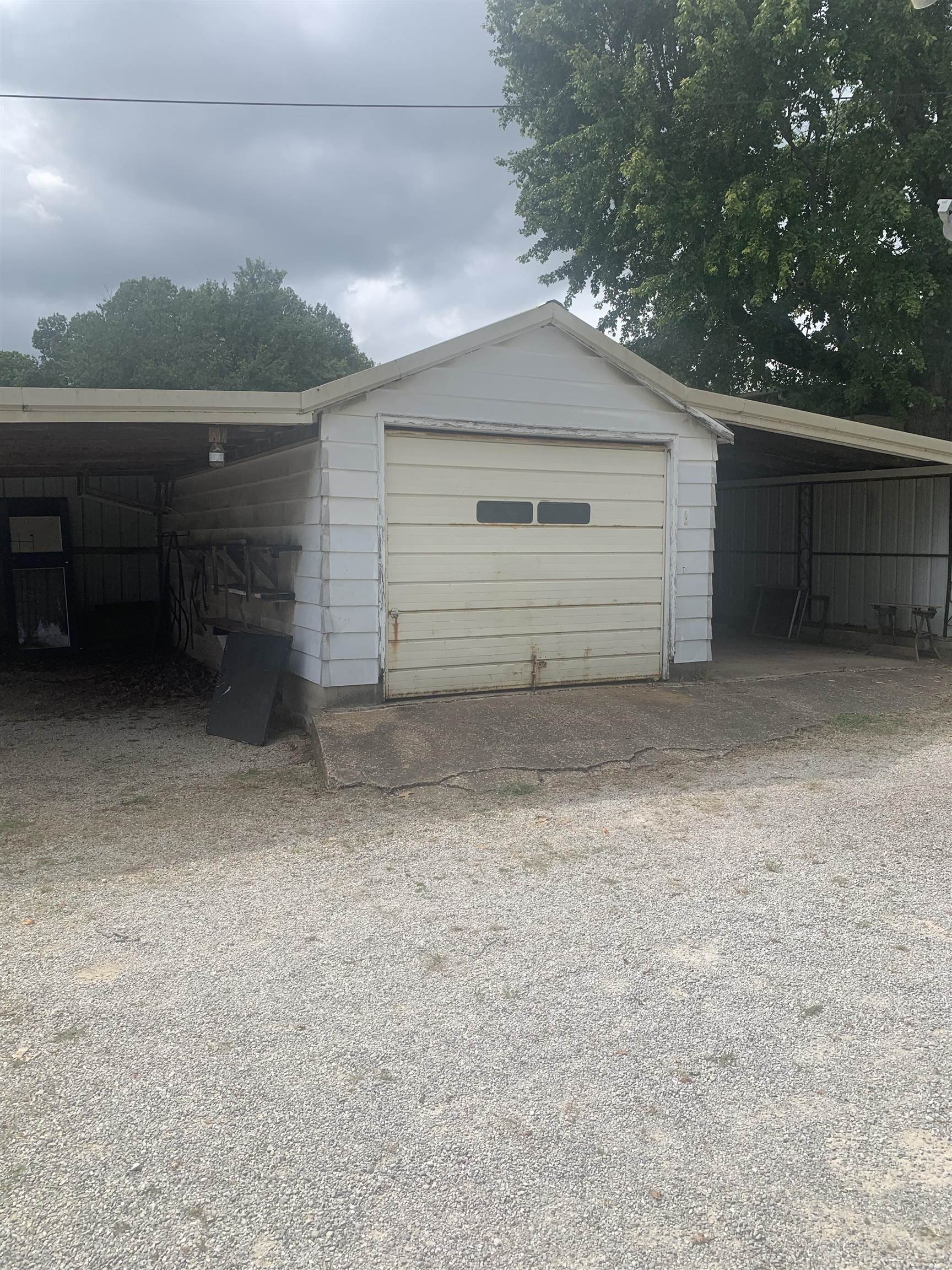 816 Parrish Ave W, Owensboro, Kentucky 42301, 2 Bedrooms Bedrooms, ,1 BathroomBathrooms,Single Family Residence,For Sale,Parrish Ave W,90369
