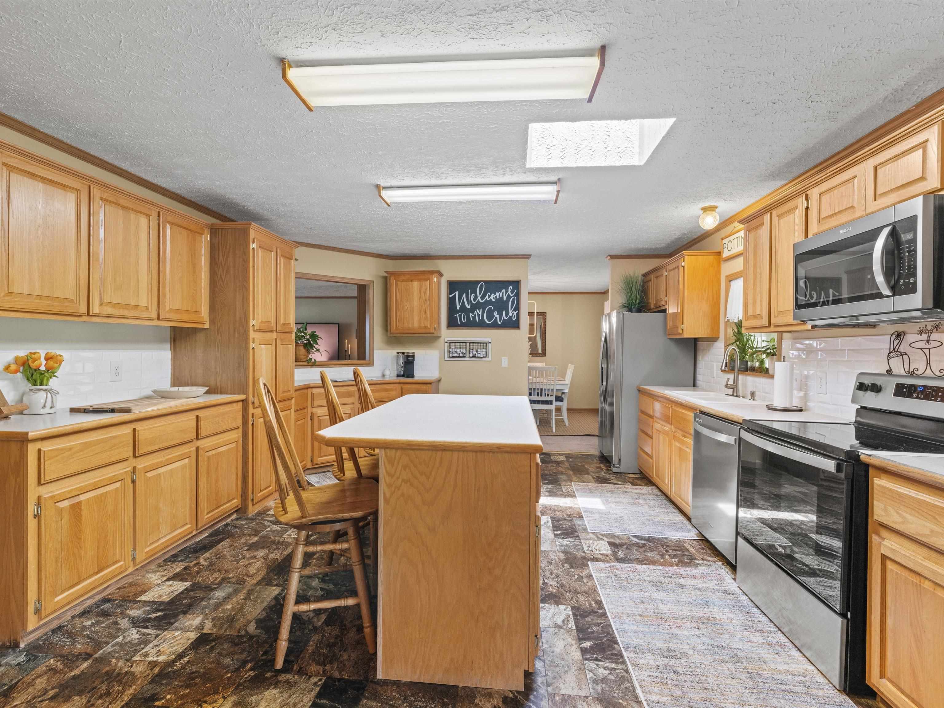 8592 Thomason Rd, Robards, Kentucky 42452, 3 Bedrooms Bedrooms, ,2 BathroomsBathrooms,Single Family Residence,For Sale,Thomason Rd,90374