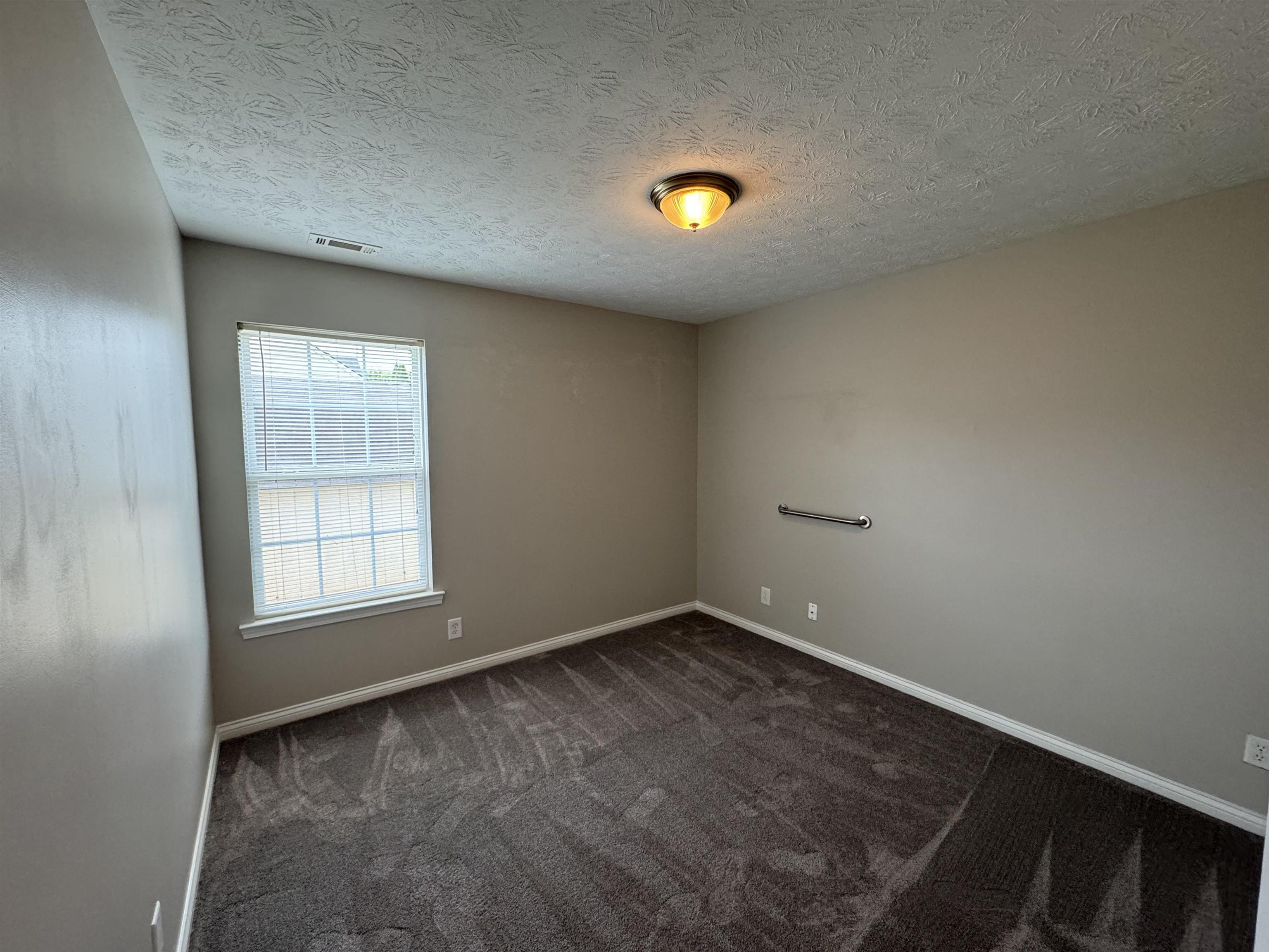 1912 Village Run, Owensboro, Kentucky 42303, 2 Bedrooms Bedrooms, ,2 BathroomsBathrooms,Single Family Residence,For Sale,Village Run,90383