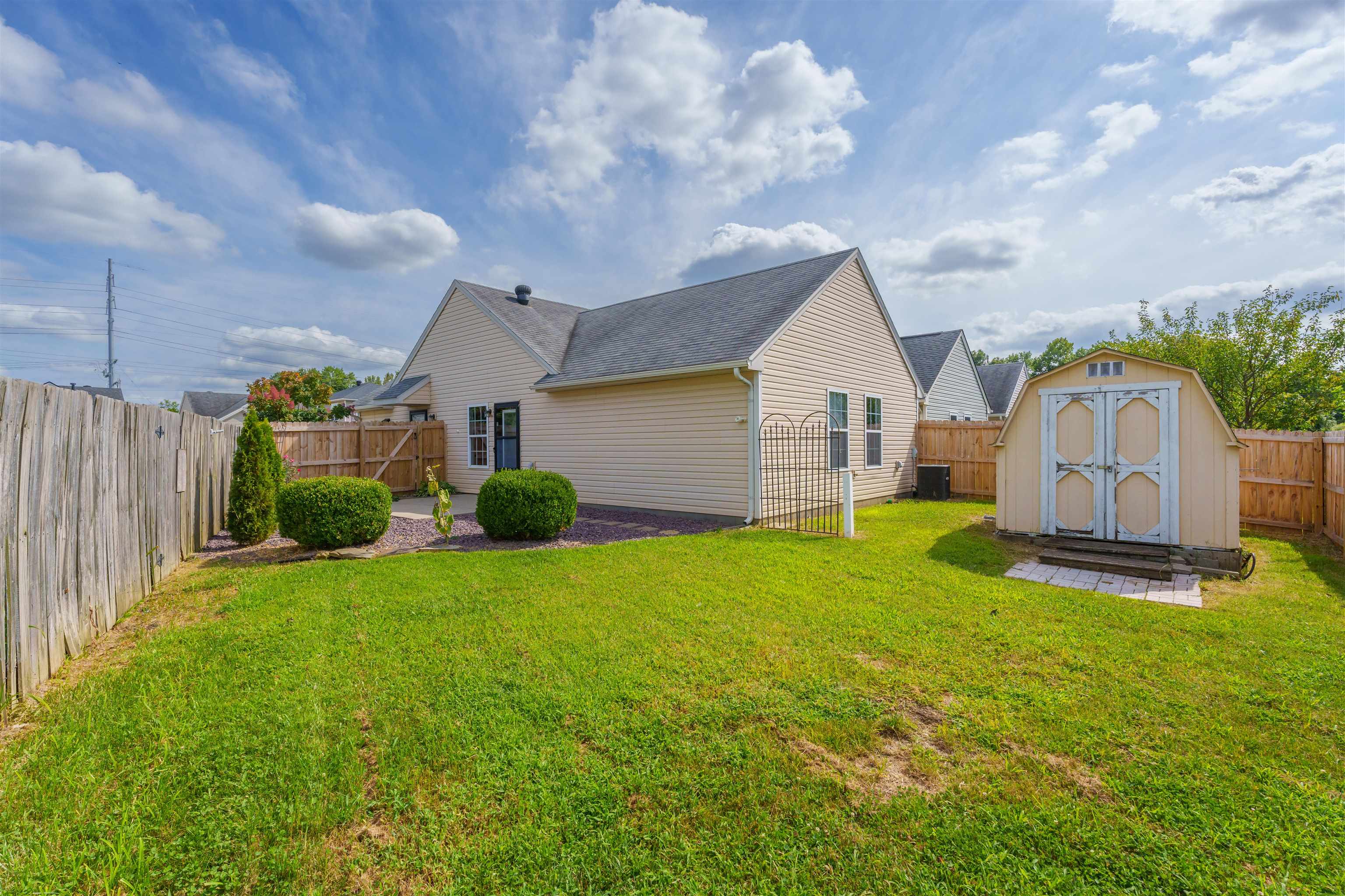 1912 Village Run, Owensboro, Kentucky 42303, 2 Bedrooms Bedrooms, ,2 BathroomsBathrooms,Single Family Residence,For Sale,Village Run,90383