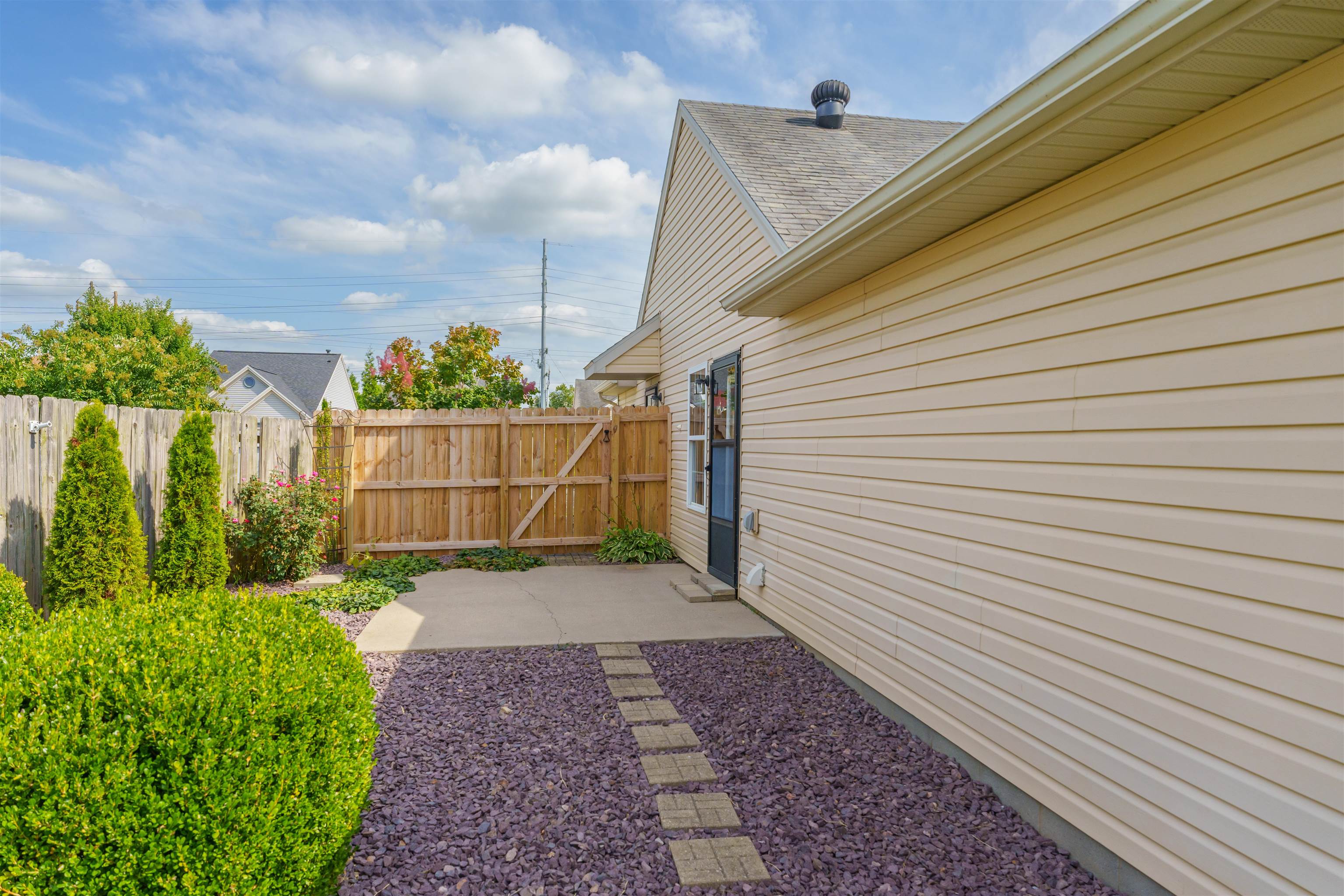 1912 Village Run, Owensboro, Kentucky 42303, 2 Bedrooms Bedrooms, ,2 BathroomsBathrooms,Single Family Residence,For Sale,Village Run,90383