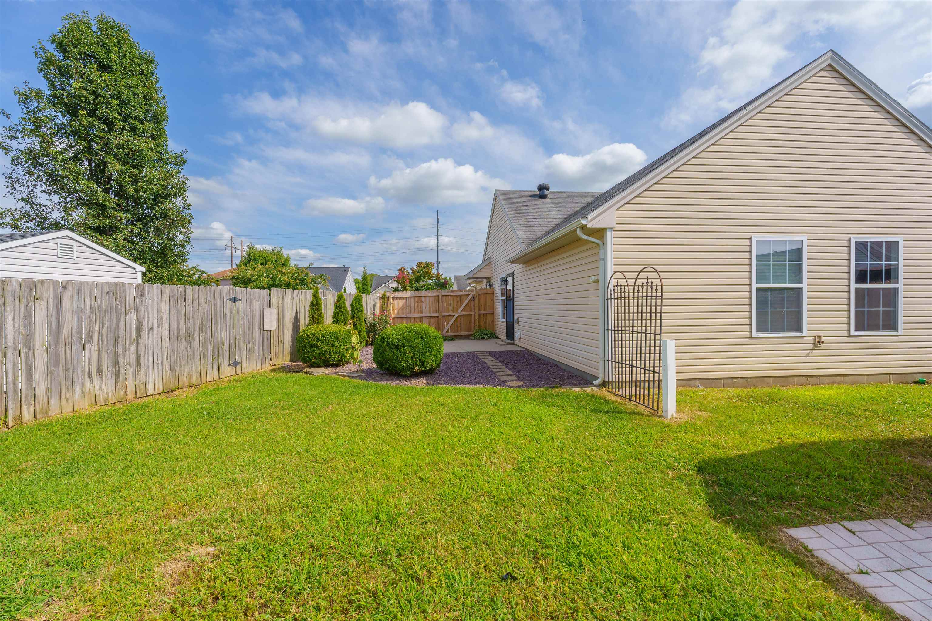 1912 Village Run, Owensboro, Kentucky 42303, 2 Bedrooms Bedrooms, ,2 BathroomsBathrooms,Single Family Residence,For Sale,Village Run,90383