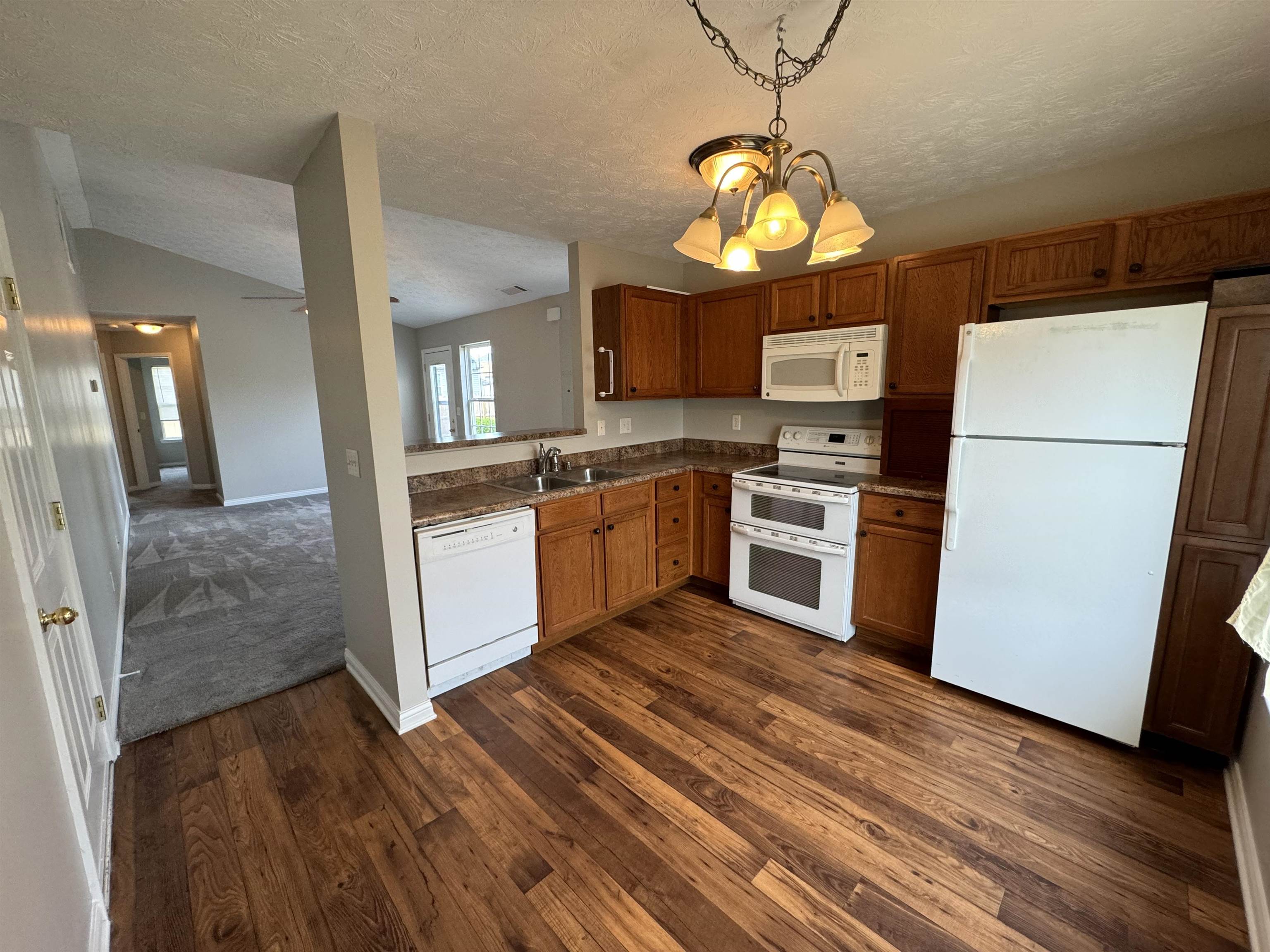 1912 Village Run, Owensboro, Kentucky 42303, 2 Bedrooms Bedrooms, ,2 BathroomsBathrooms,Single Family Residence,For Sale,Village Run,90383