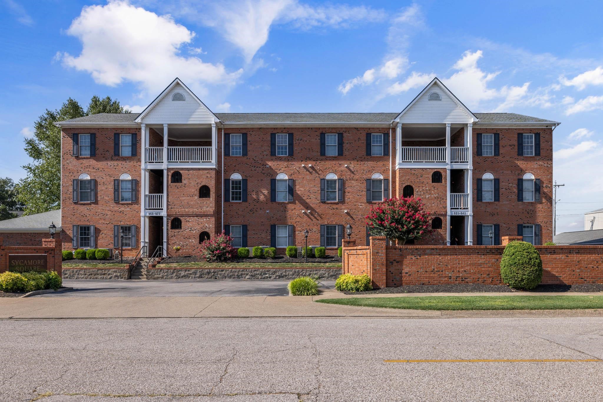 941 1st St, Owensboro, Kentucky 42301-0000, 2 Bedrooms Bedrooms, ,2 BathroomsBathrooms,Condominium,For Sale,1st St,90385