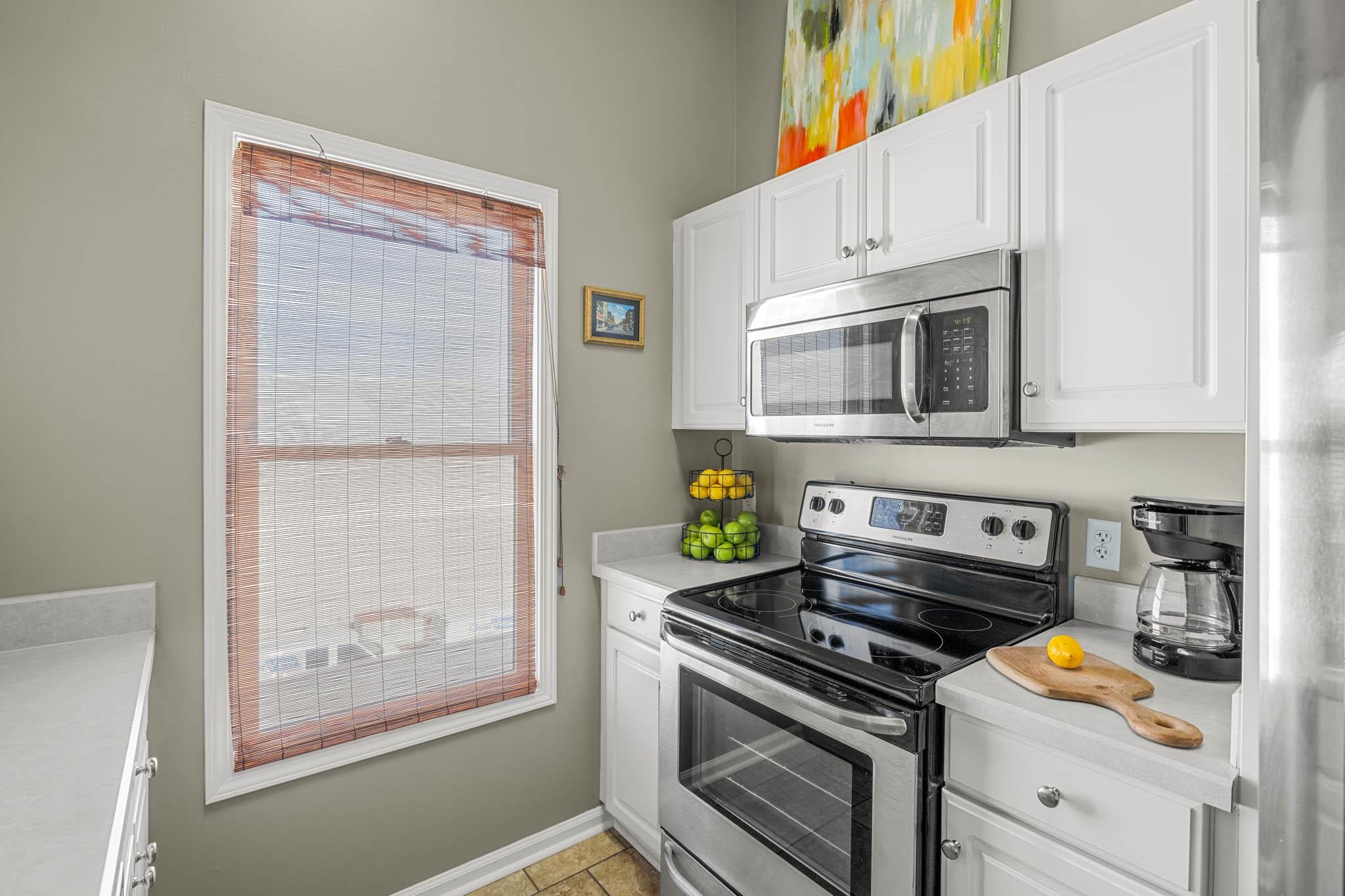 941 1st St, Owensboro, Kentucky 42301-0000, 2 Bedrooms Bedrooms, ,2 BathroomsBathrooms,Condominium,For Sale,1st St,90385