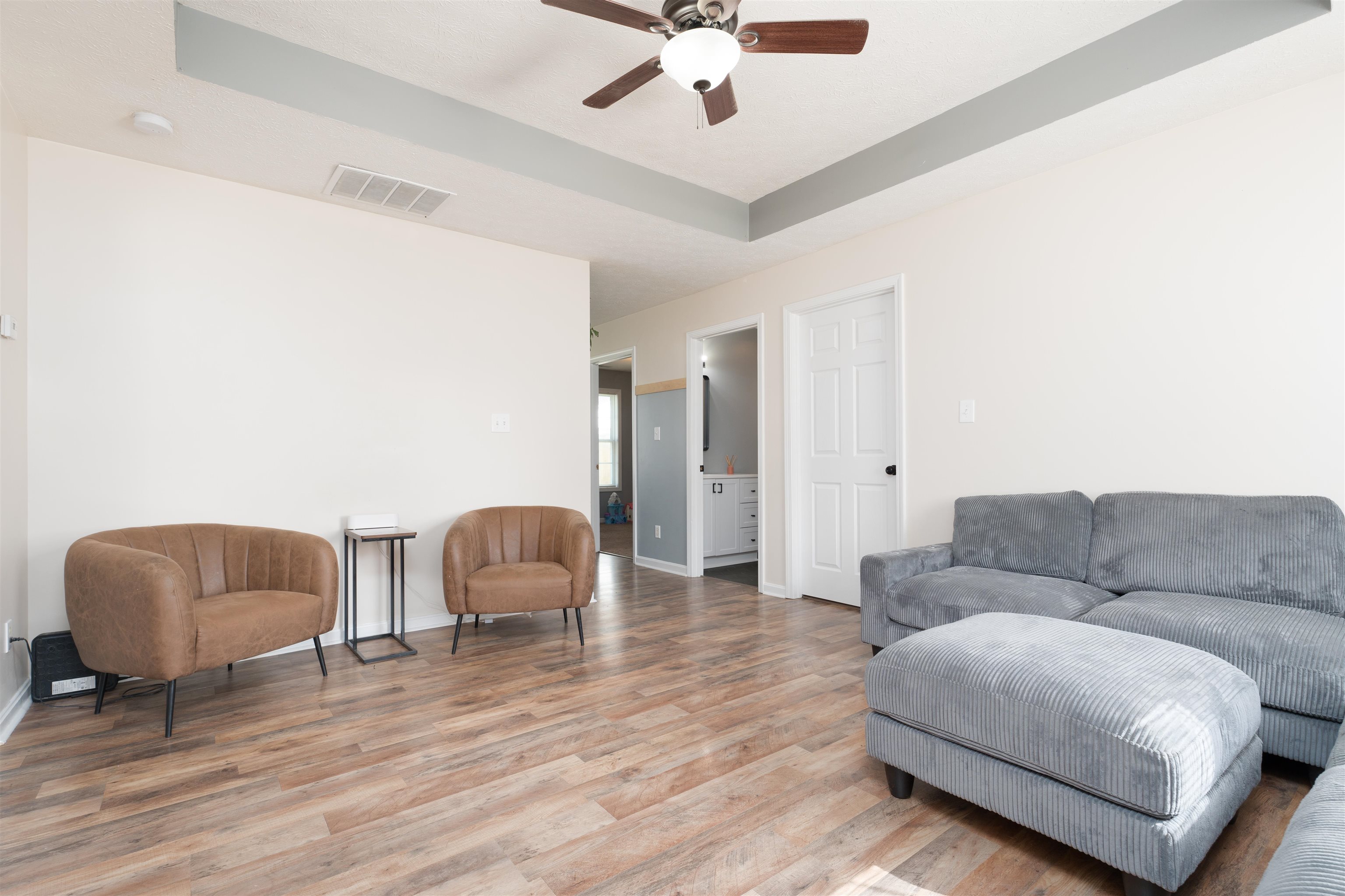 3205 Daviess St, Owensboro, Kentucky 42303-7047, 3 Bedrooms Bedrooms, ,2 BathroomsBathrooms,Single Family Residence,For Sale,Daviess St,90393