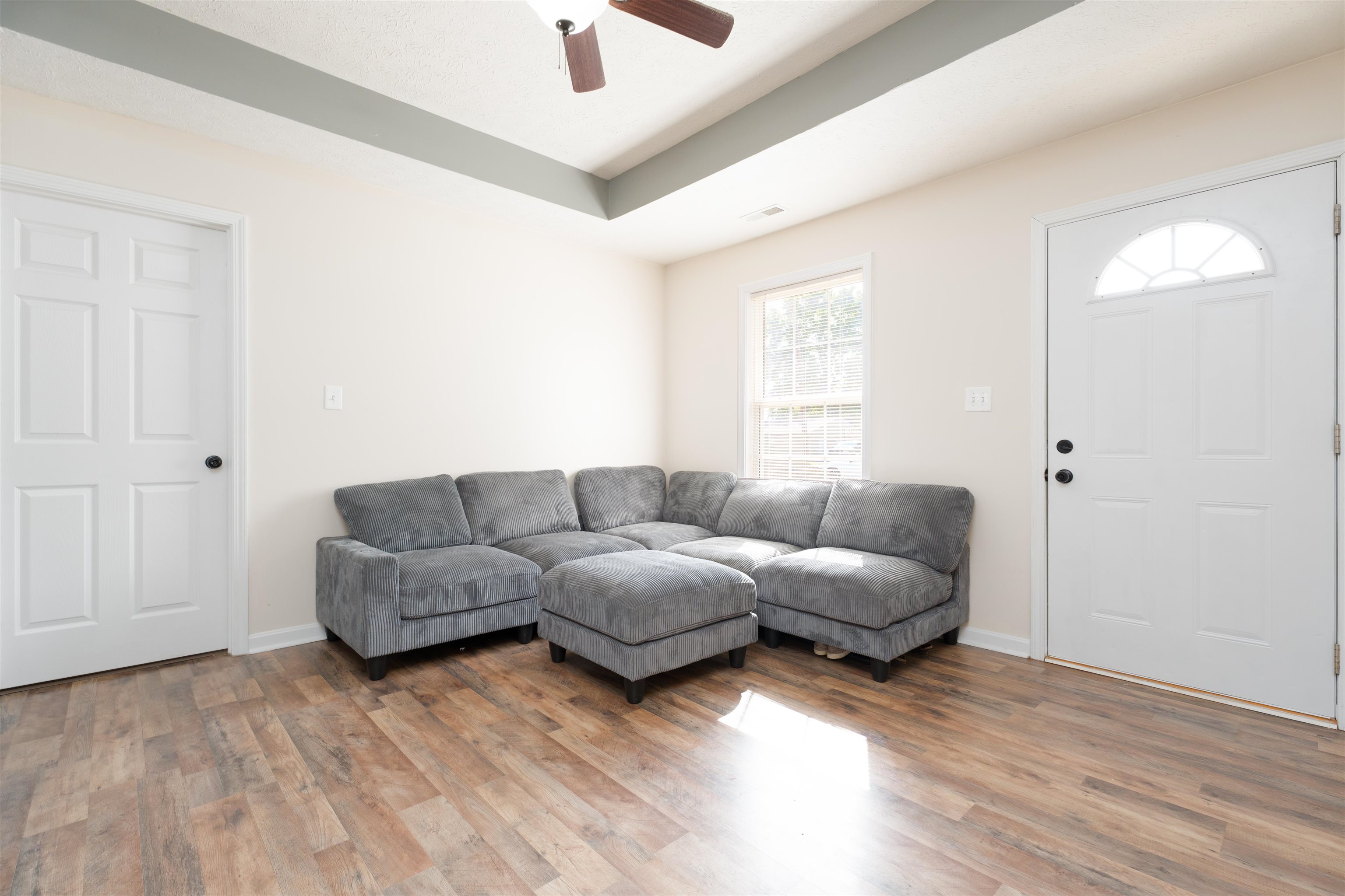 3205 Daviess St, Owensboro, Kentucky 42303-7047, 3 Bedrooms Bedrooms, ,2 BathroomsBathrooms,Single Family Residence,For Sale,Daviess St,90393