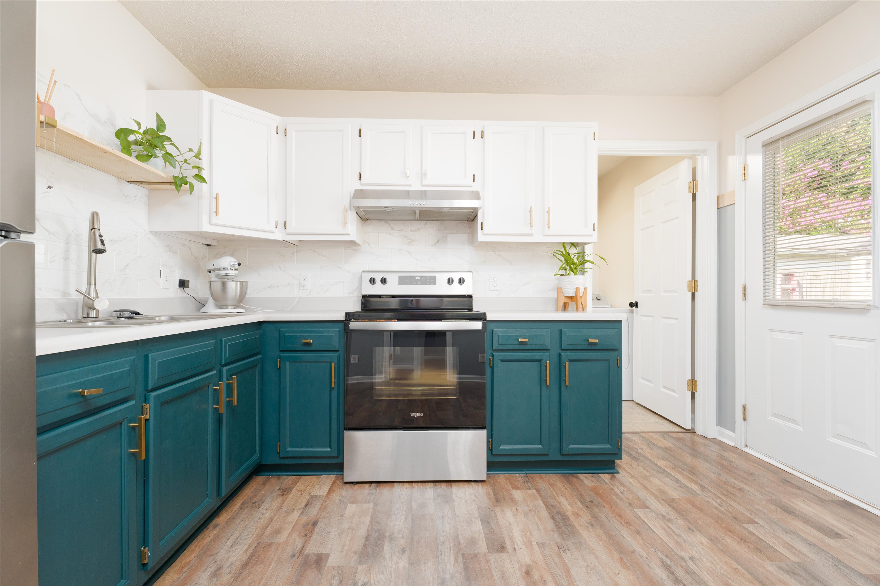 3205 Daviess St, Owensboro, Kentucky 42303-7047, 3 Bedrooms Bedrooms, ,2 BathroomsBathrooms,Single Family Residence,For Sale,Daviess St,90393