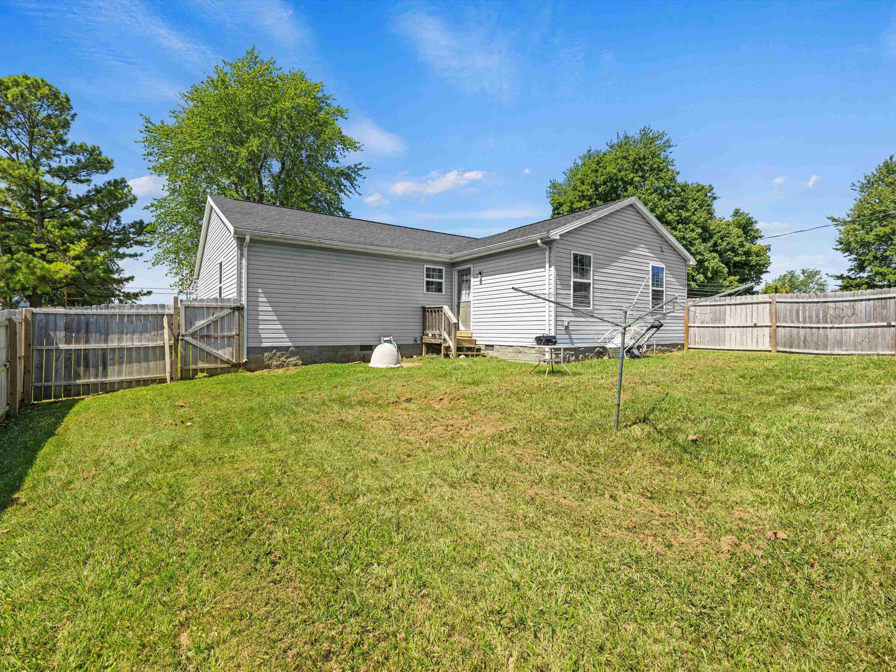 4498 Hwy 554, Utica, Kentucky 42376, 4 Bedrooms Bedrooms, ,3 BathroomsBathrooms,Single Family Residence,For Sale,Hwy 554,90398