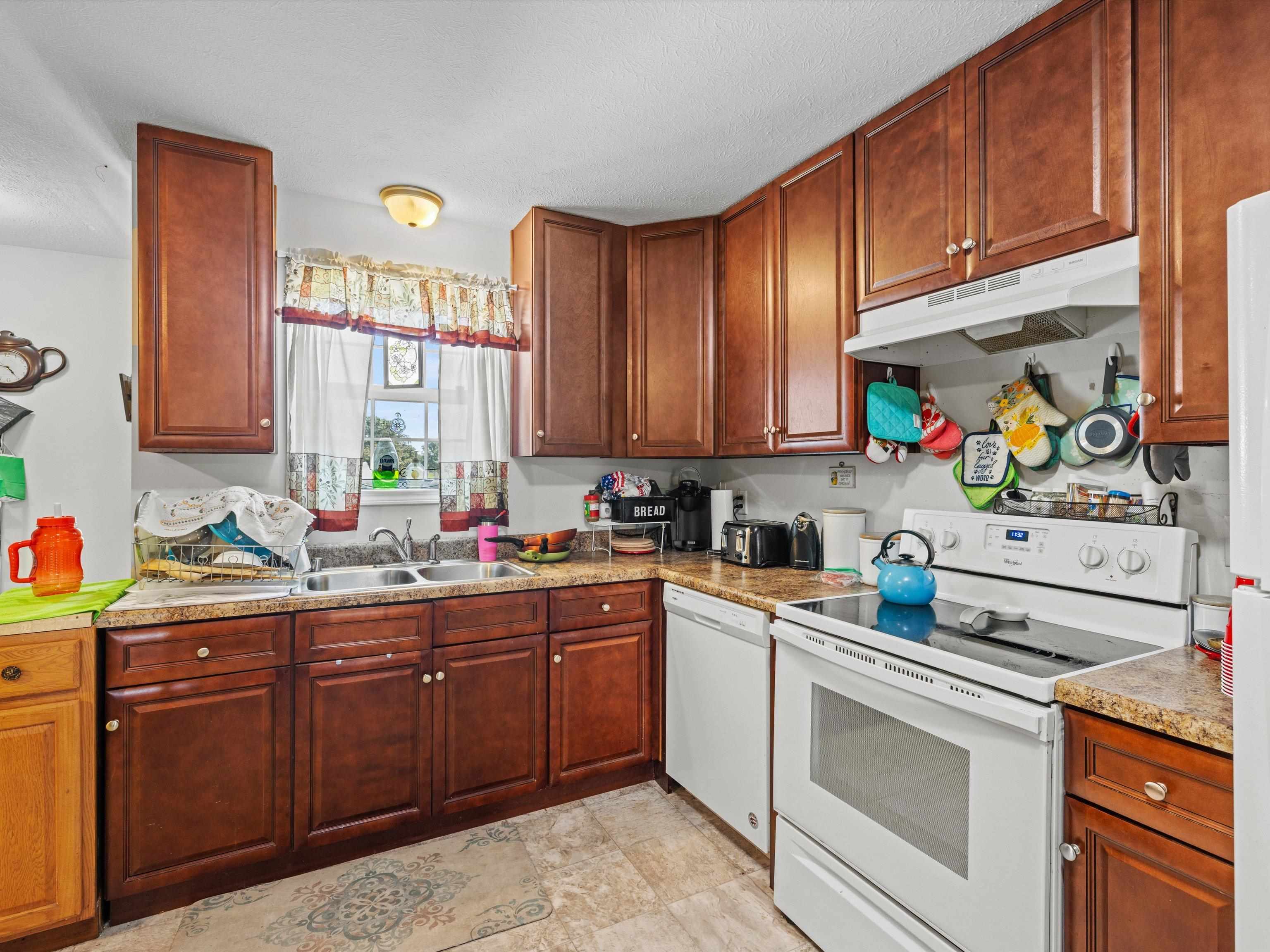 4498 Hwy 554, Utica, Kentucky 42376, 4 Bedrooms Bedrooms, ,3 BathroomsBathrooms,Single Family Residence,For Sale,Hwy 554,90398