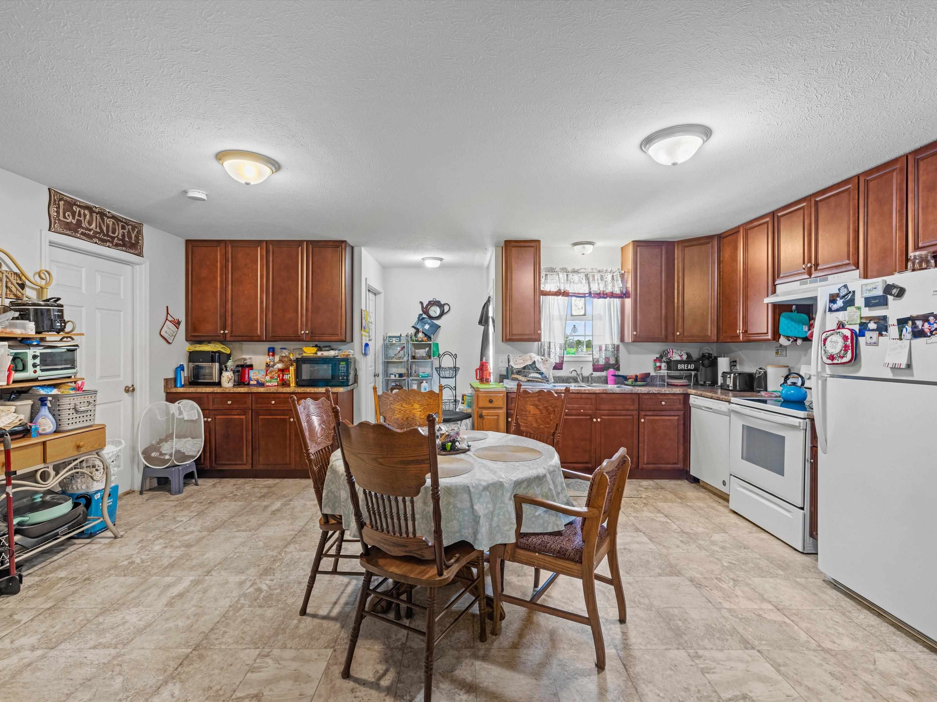 4498 Hwy 554, Utica, Kentucky 42376, 4 Bedrooms Bedrooms, ,3 BathroomsBathrooms,Single Family Residence,For Sale,Hwy 554,90398
