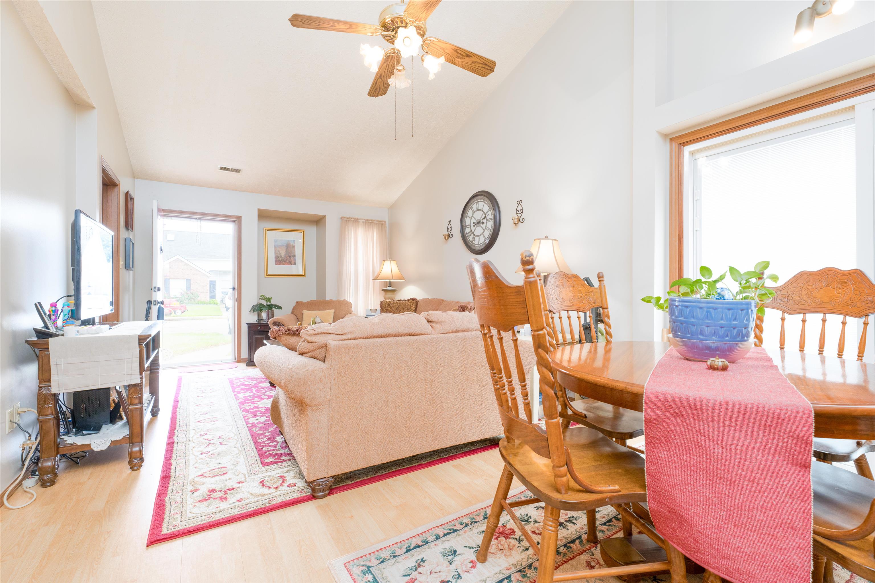 2501 Haviland Drive, Owensboro, Kentucky 42301, 2 Bedrooms Bedrooms, ,1 BathroomBathrooms,Single Family Residence,For Sale,Haviland Drive,90404