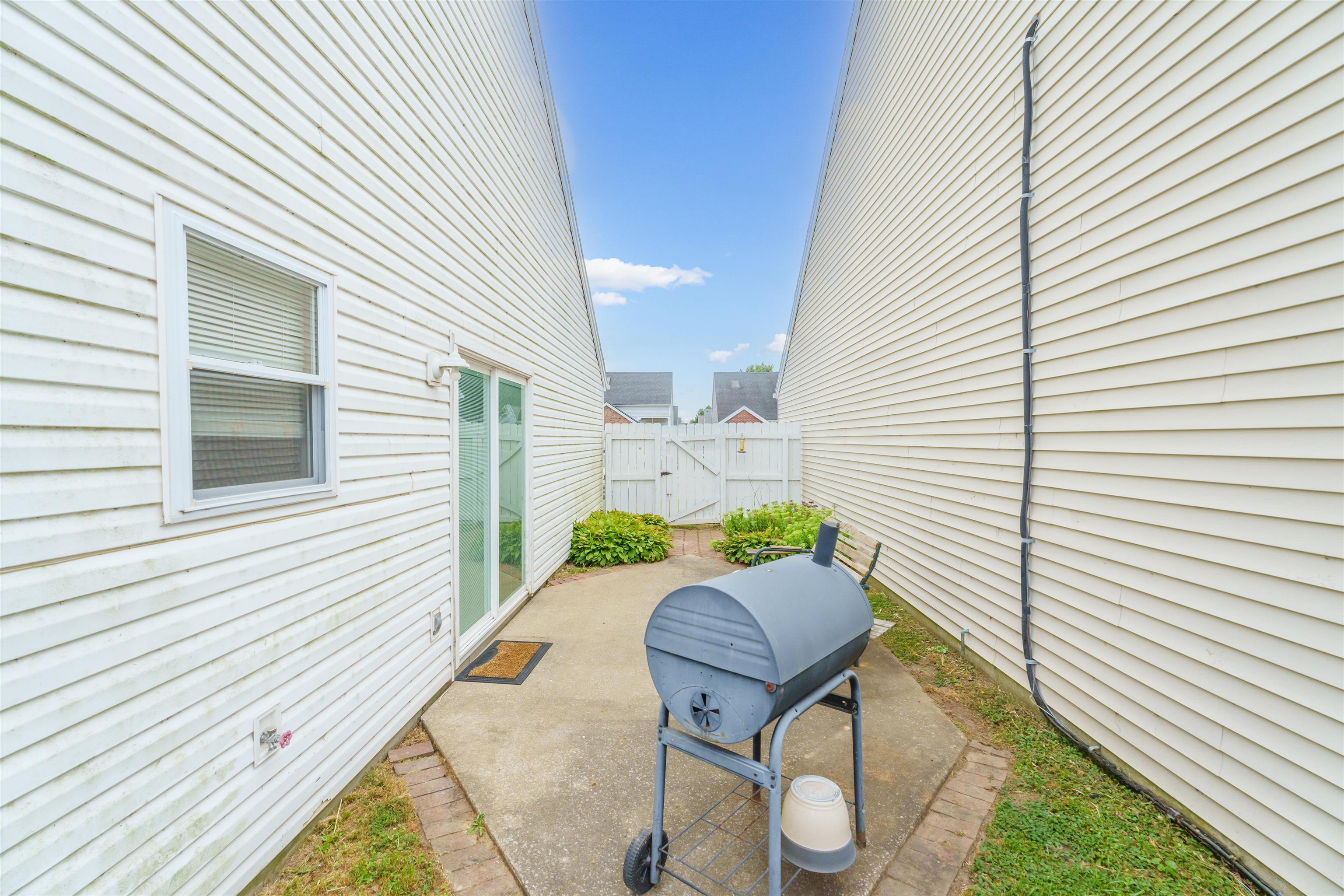 2501 Haviland Drive, Owensboro, Kentucky 42301, 2 Bedrooms Bedrooms, ,1 BathroomBathrooms,Single Family Residence,For Sale,Haviland Drive,90404