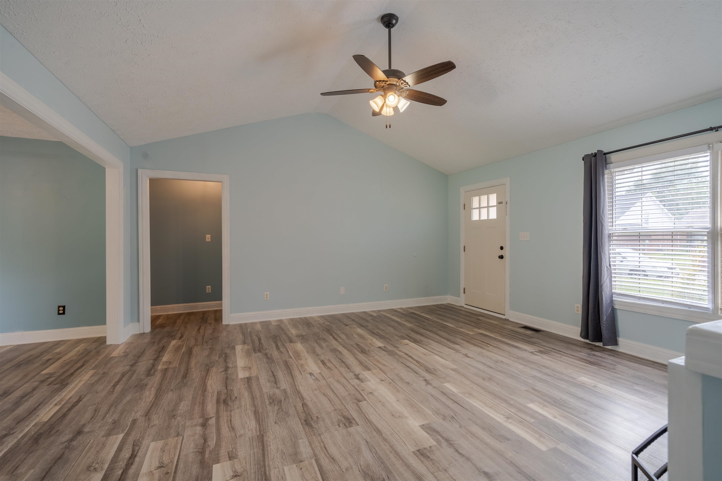 4416 Hunters Trace, Owensboro, Kentucky 42303, 3 Bedrooms Bedrooms, ,2 BathroomsBathrooms,Single Family Residence,For Sale,Hunters Trace,90409