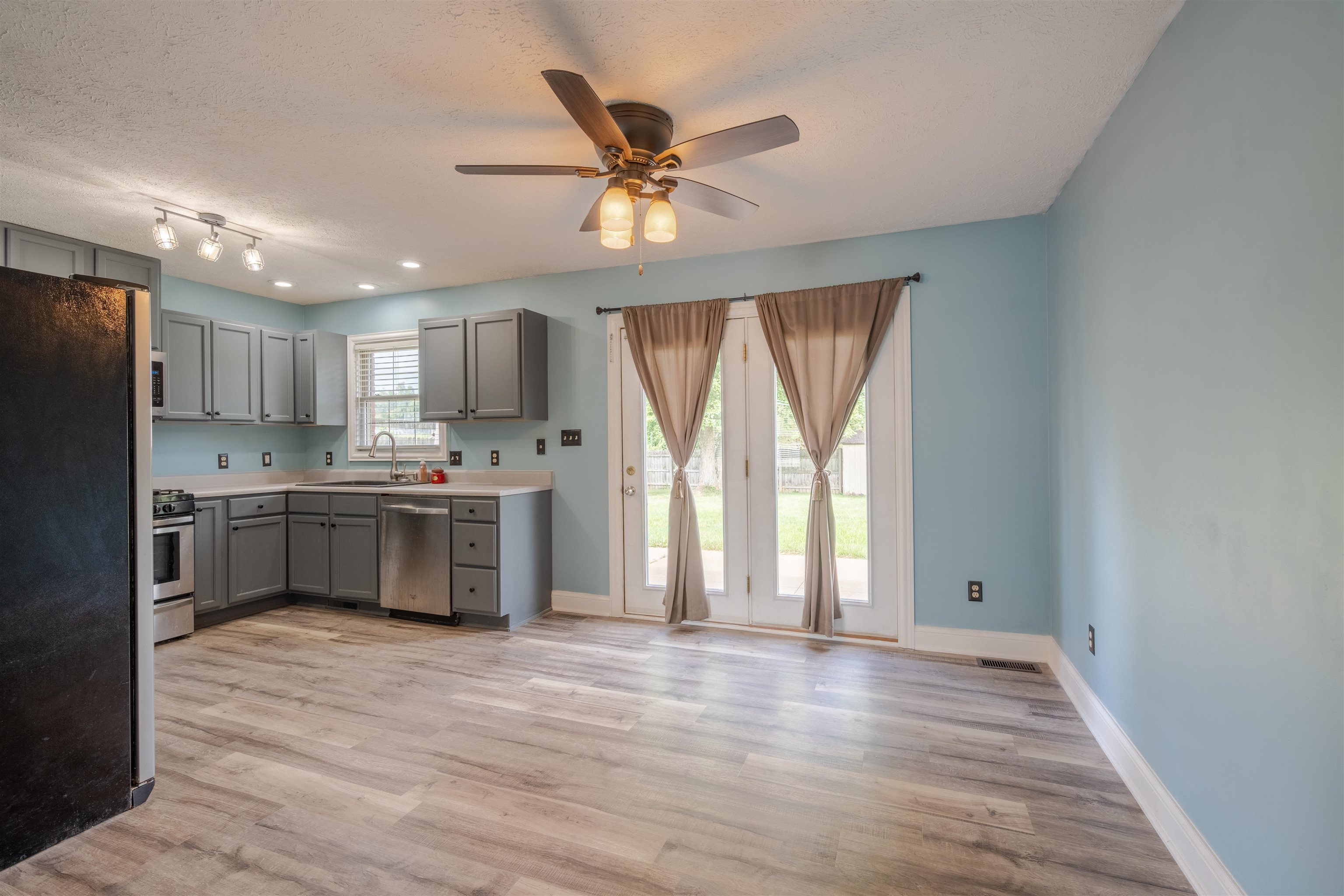 4416 Hunters Trace, Owensboro, Kentucky 42303, 3 Bedrooms Bedrooms, ,2 BathroomsBathrooms,Single Family Residence,For Sale,Hunters Trace,90409