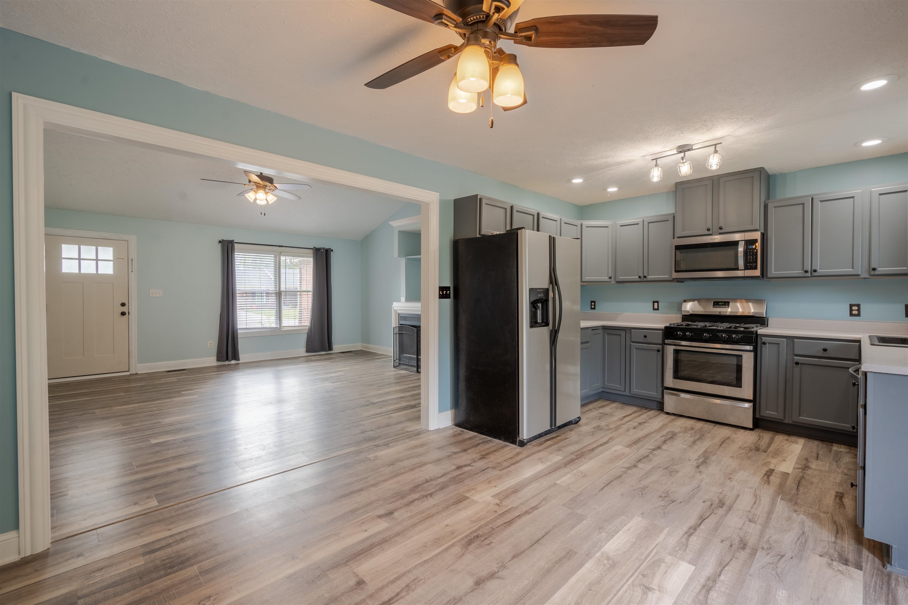 4416 Hunters Trace, Owensboro, Kentucky 42303, 3 Bedrooms Bedrooms, ,2 BathroomsBathrooms,Single Family Residence,For Sale,Hunters Trace,90409