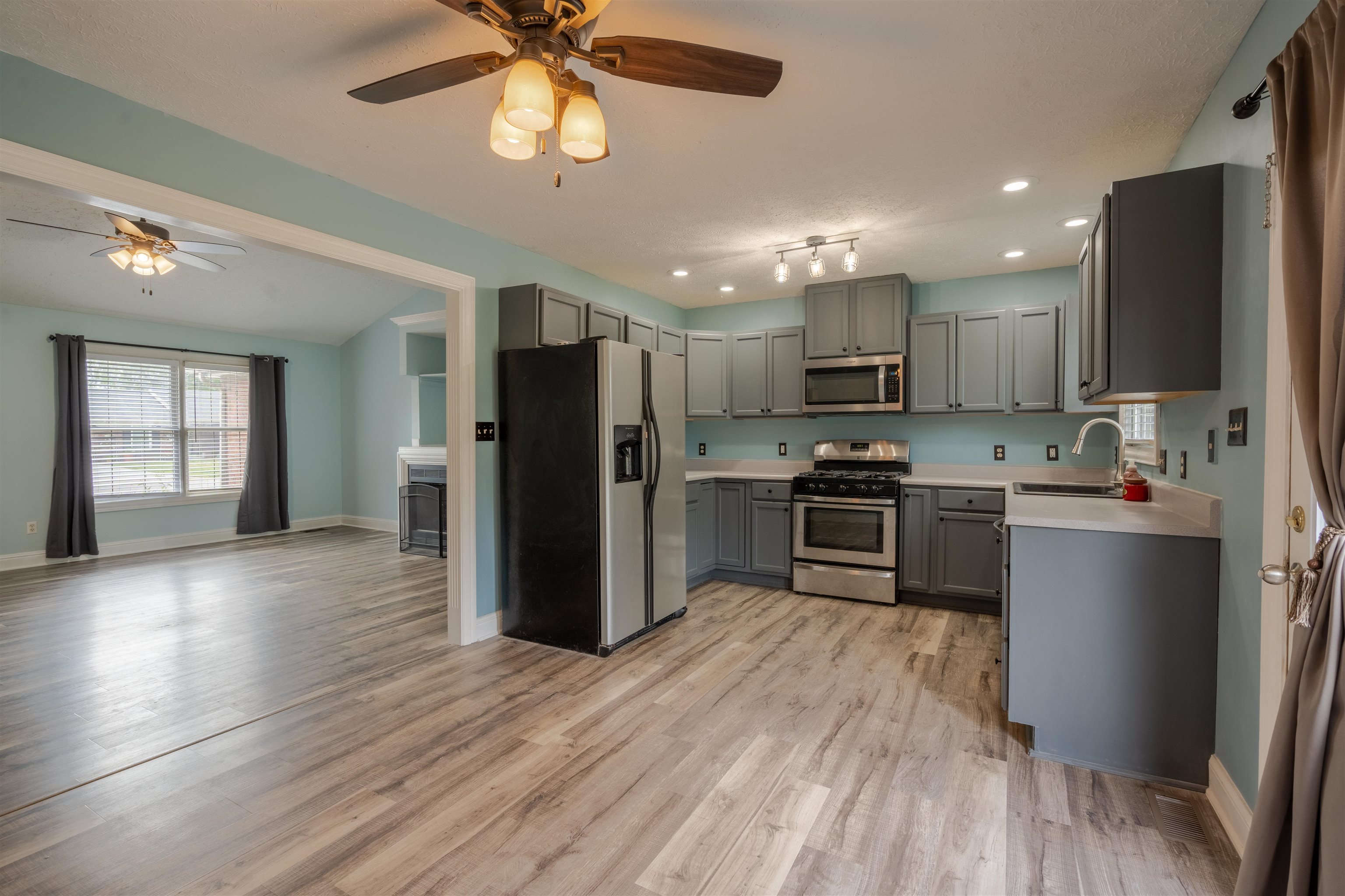4416 Hunters Trace, Owensboro, Kentucky 42303, 3 Bedrooms Bedrooms, ,2 BathroomsBathrooms,Single Family Residence,For Sale,Hunters Trace,90409
