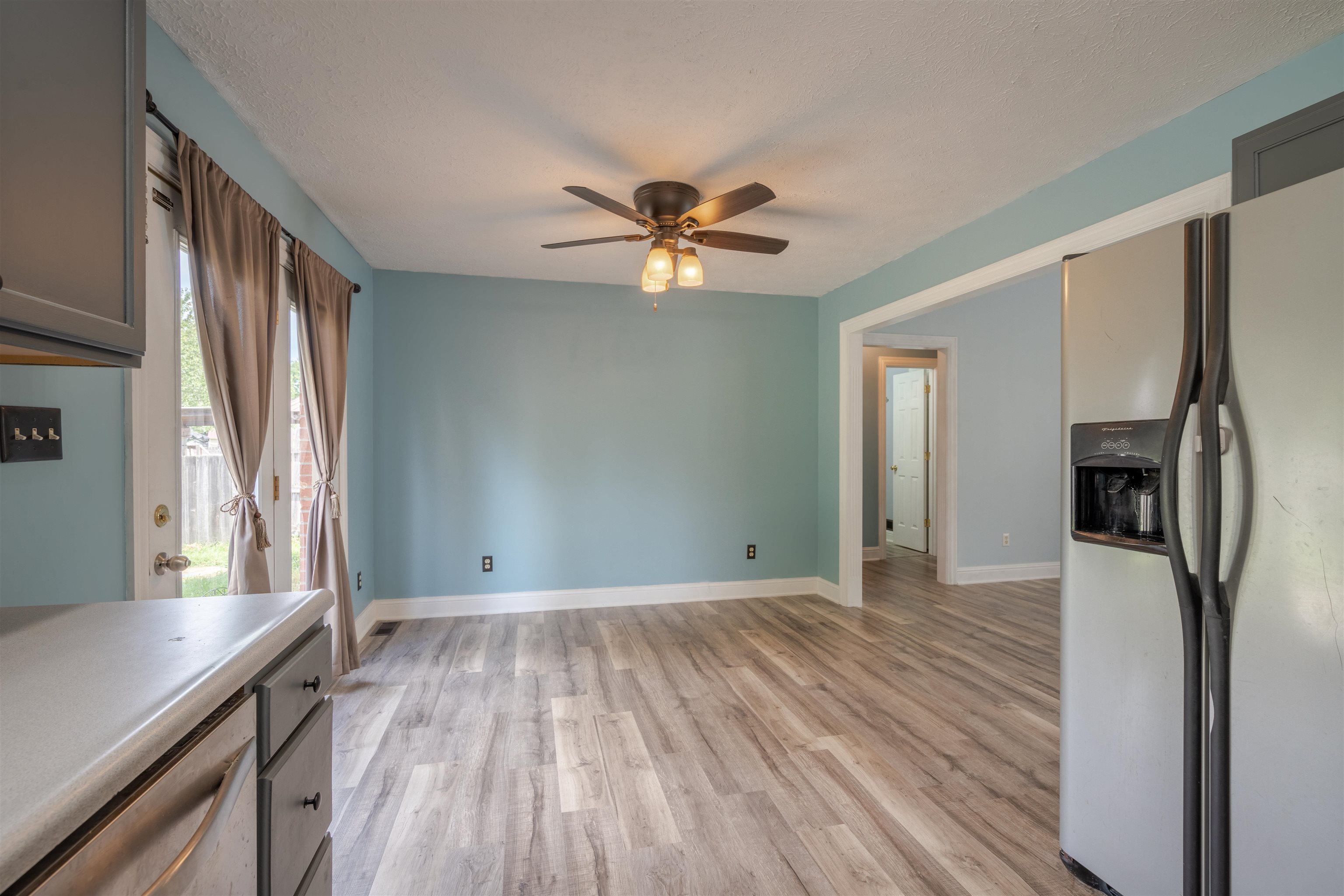 4416 Hunters Trace, Owensboro, Kentucky 42303, 3 Bedrooms Bedrooms, ,2 BathroomsBathrooms,Single Family Residence,For Sale,Hunters Trace,90409