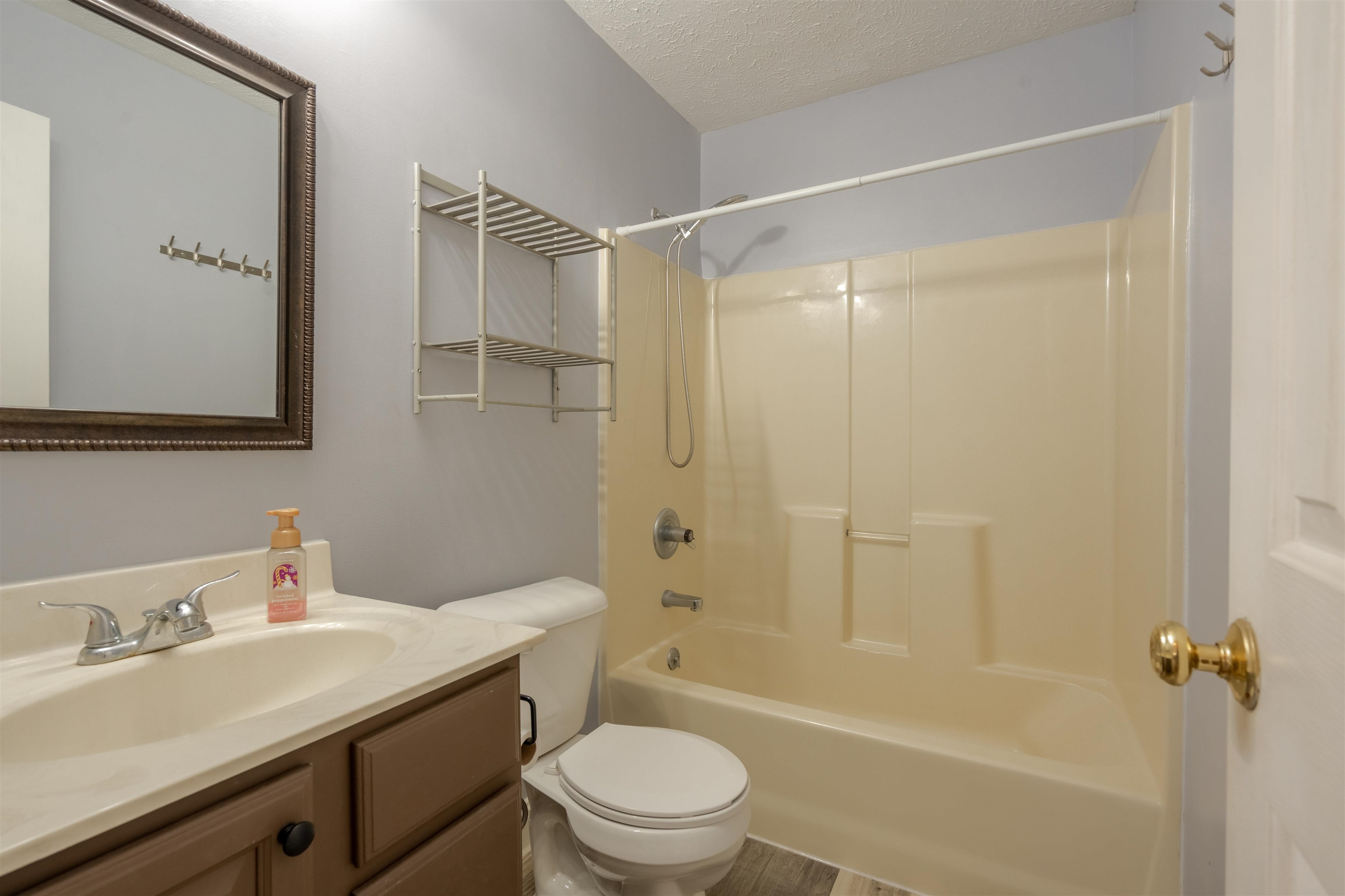 4416 Hunters Trace, Owensboro, Kentucky 42303, 3 Bedrooms Bedrooms, ,2 BathroomsBathrooms,Single Family Residence,For Sale,Hunters Trace,90409