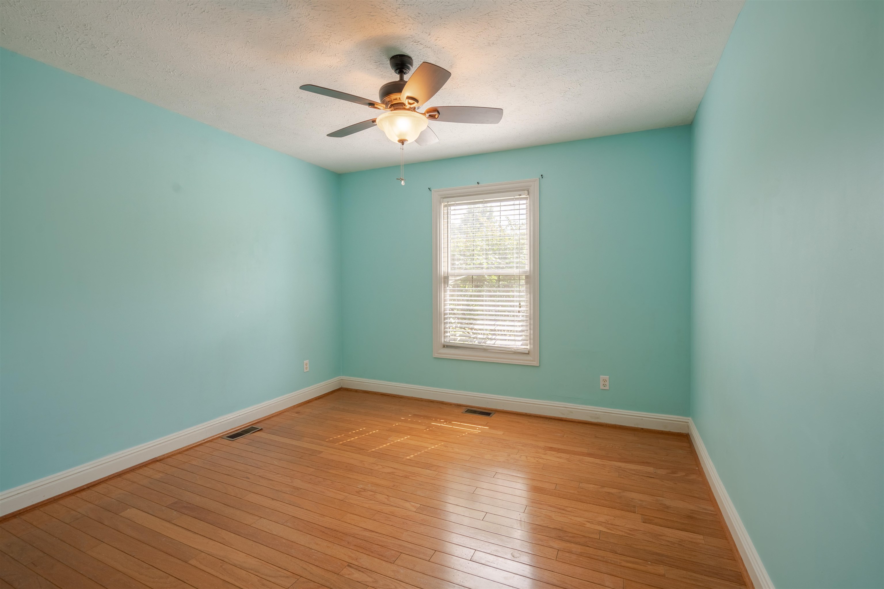 4416 Hunters Trace, Owensboro, Kentucky 42303, 3 Bedrooms Bedrooms, ,2 BathroomsBathrooms,Single Family Residence,For Sale,Hunters Trace,90409