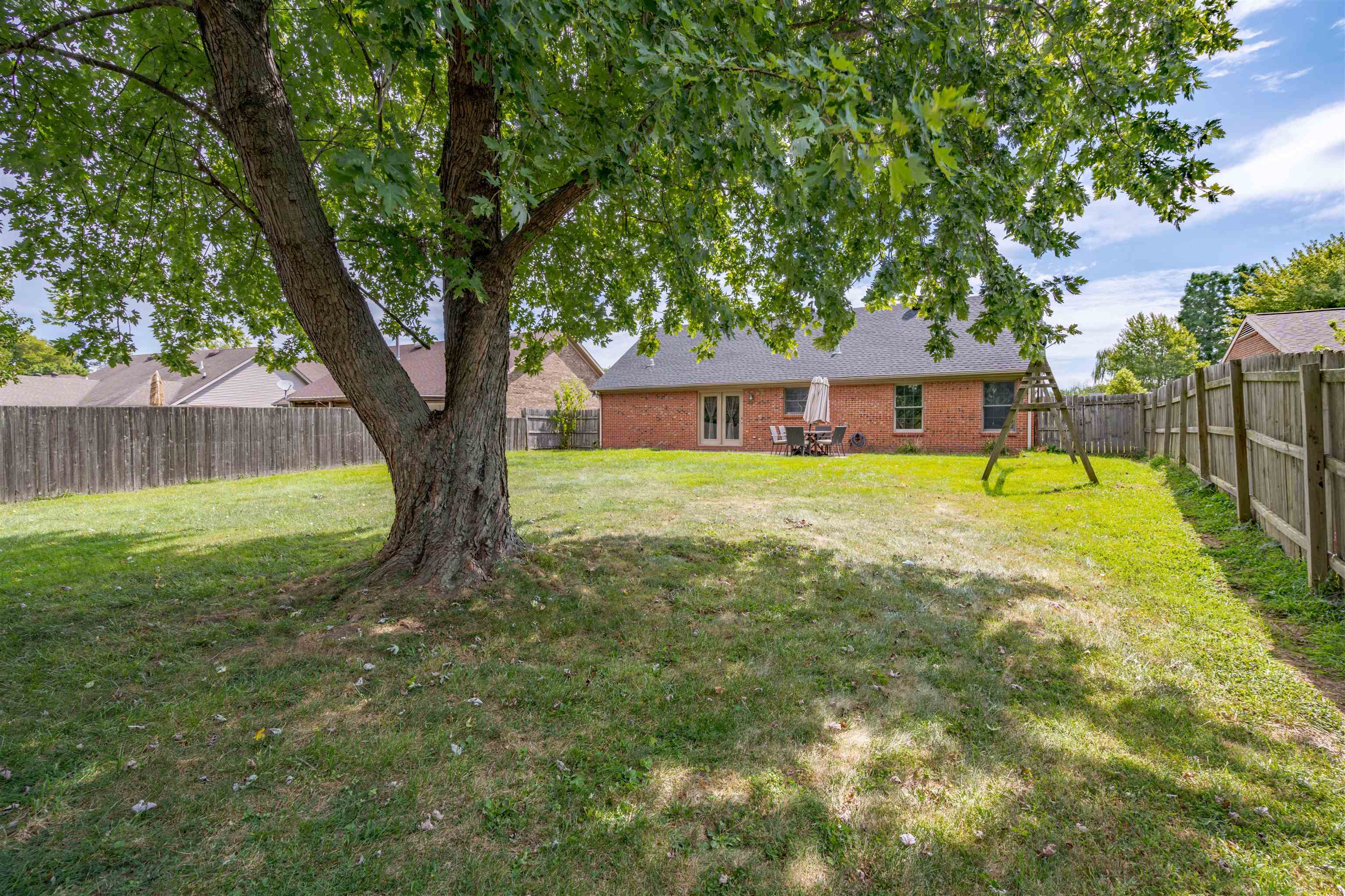 4416 Hunters Trace, Owensboro, Kentucky 42303, 3 Bedrooms Bedrooms, ,2 BathroomsBathrooms,Single Family Residence,For Sale,Hunters Trace,90409