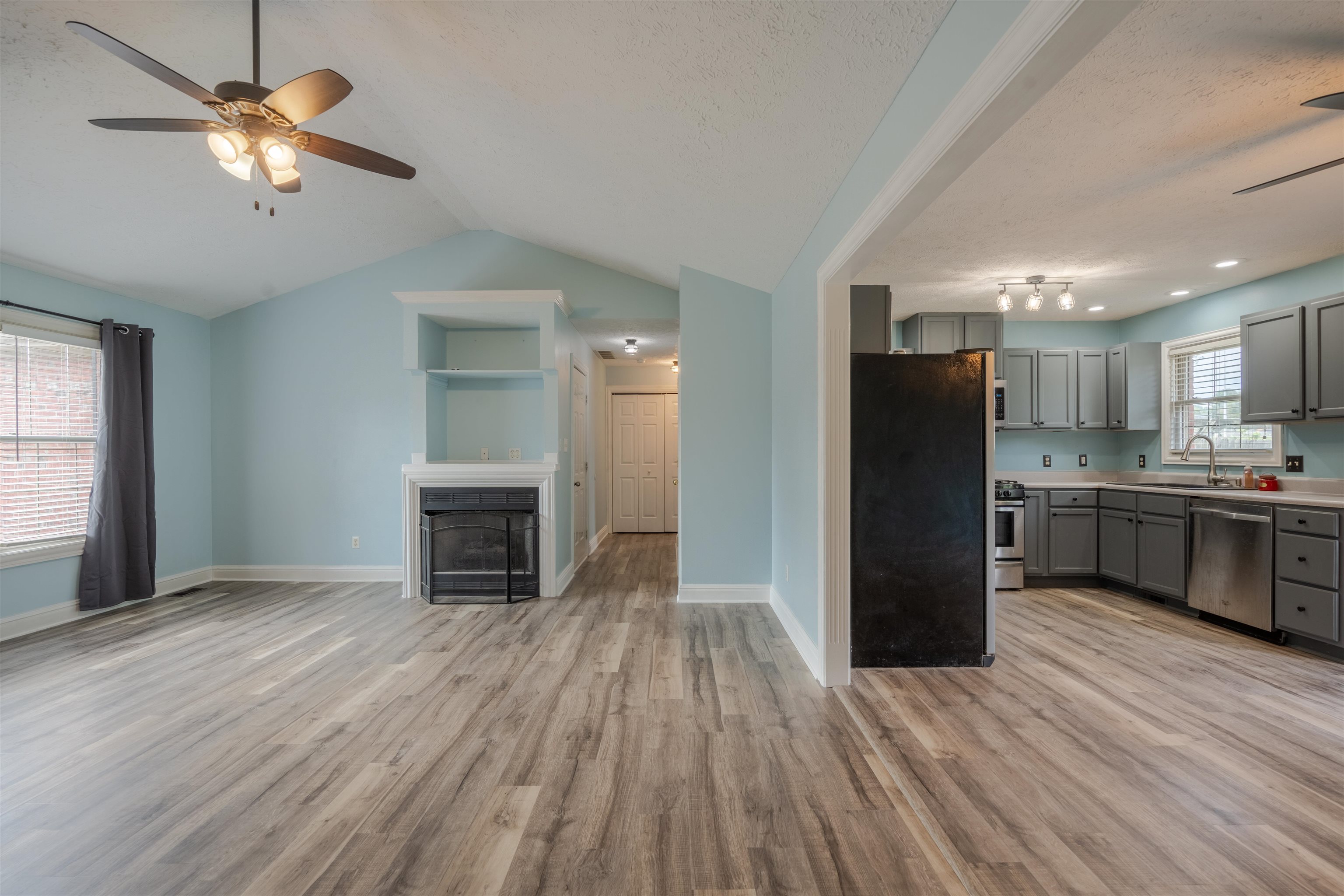 4416 Hunters Trace, Owensboro, Kentucky 42303, 3 Bedrooms Bedrooms, ,2 BathroomsBathrooms,Single Family Residence,For Sale,Hunters Trace,90409