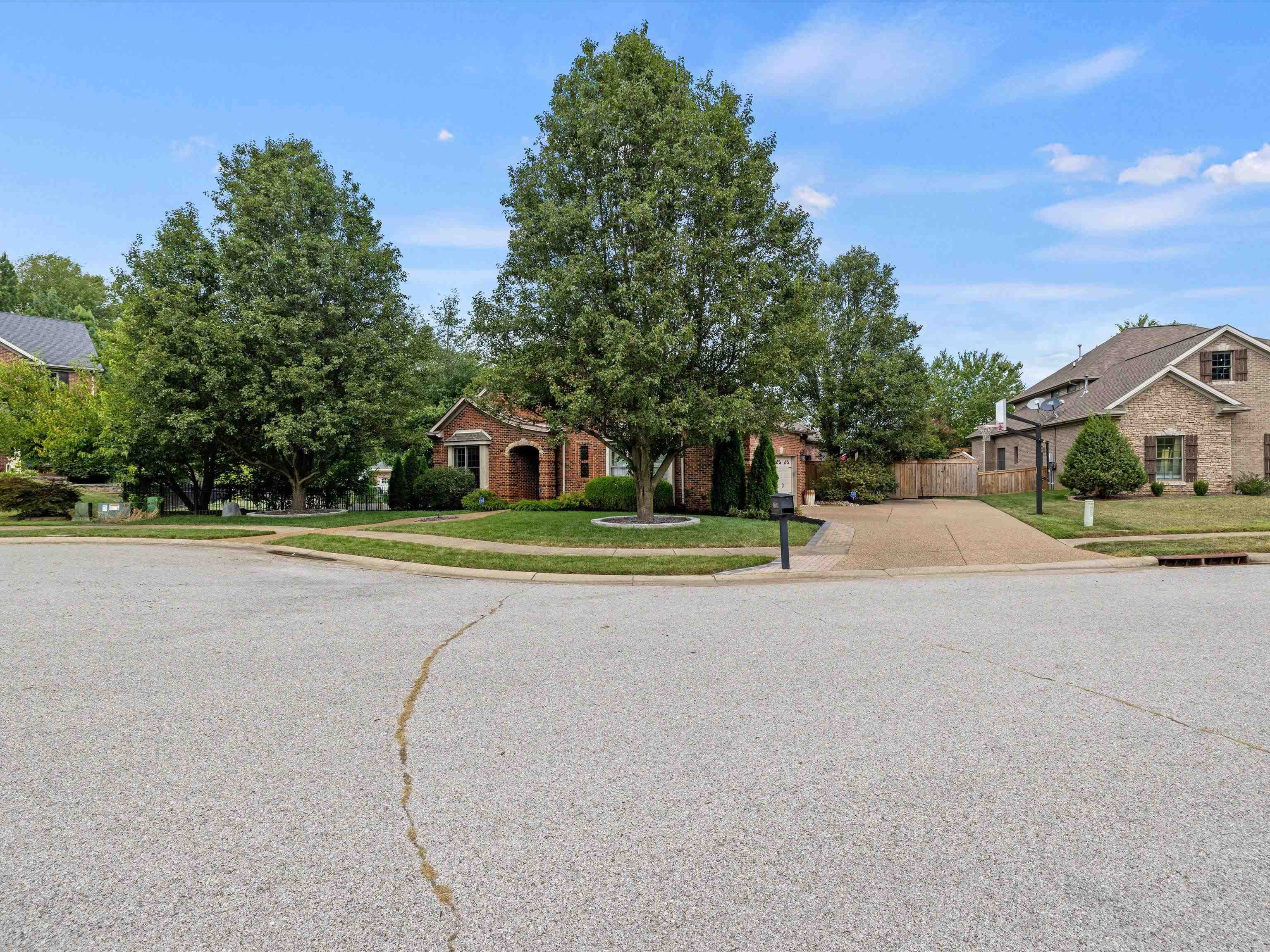 3011 Autumn Lake Cove, Owensboro, Kentucky 42303, 4 Bedrooms Bedrooms, ,3 BathroomsBathrooms,Single Family Residence,For Sale,Autumn Lake Cove,90411