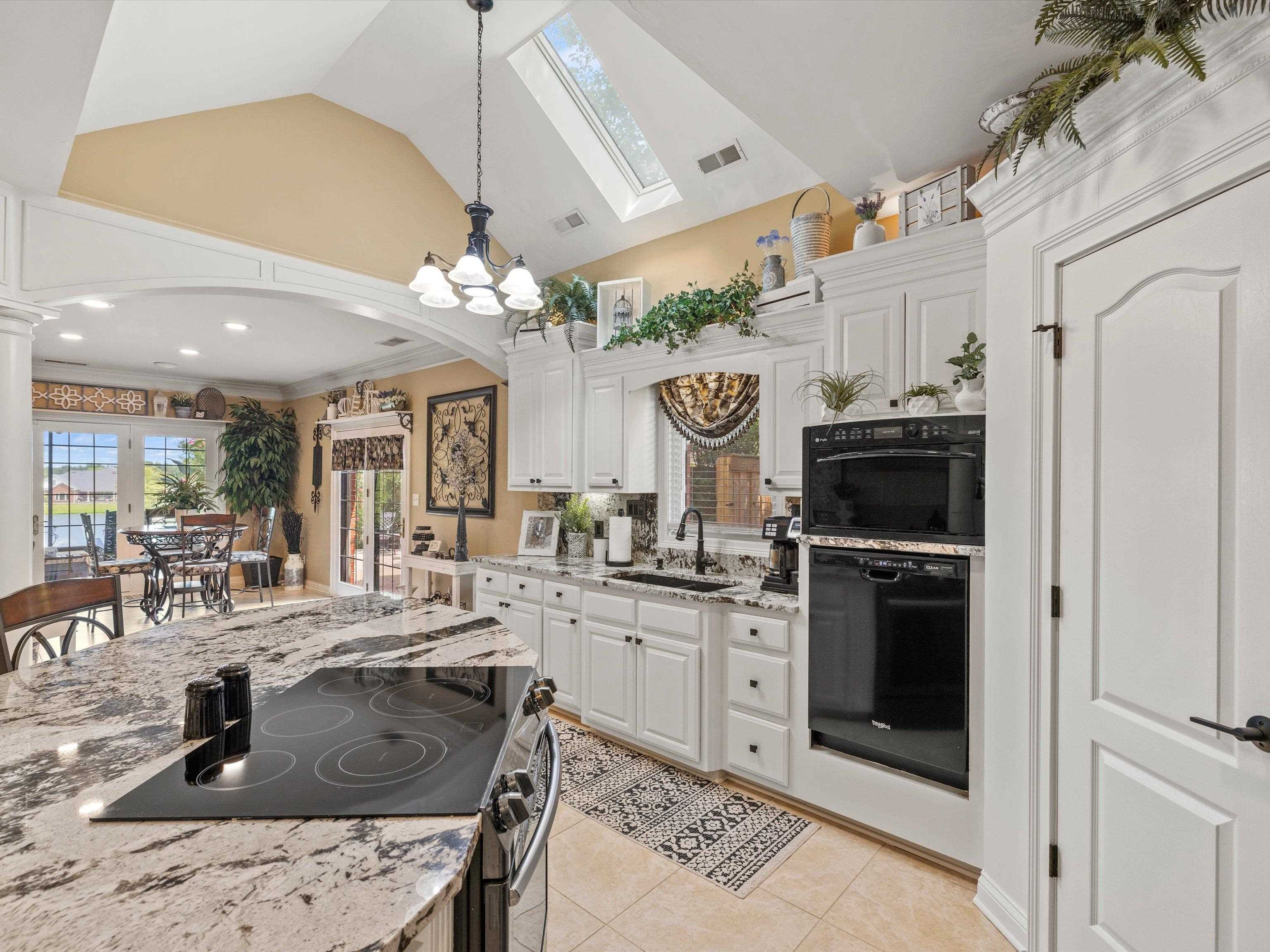 3011 Autumn Lake Cove, Owensboro, Kentucky 42303, 4 Bedrooms Bedrooms, ,3 BathroomsBathrooms,Single Family Residence,For Sale,Autumn Lake Cove,90411